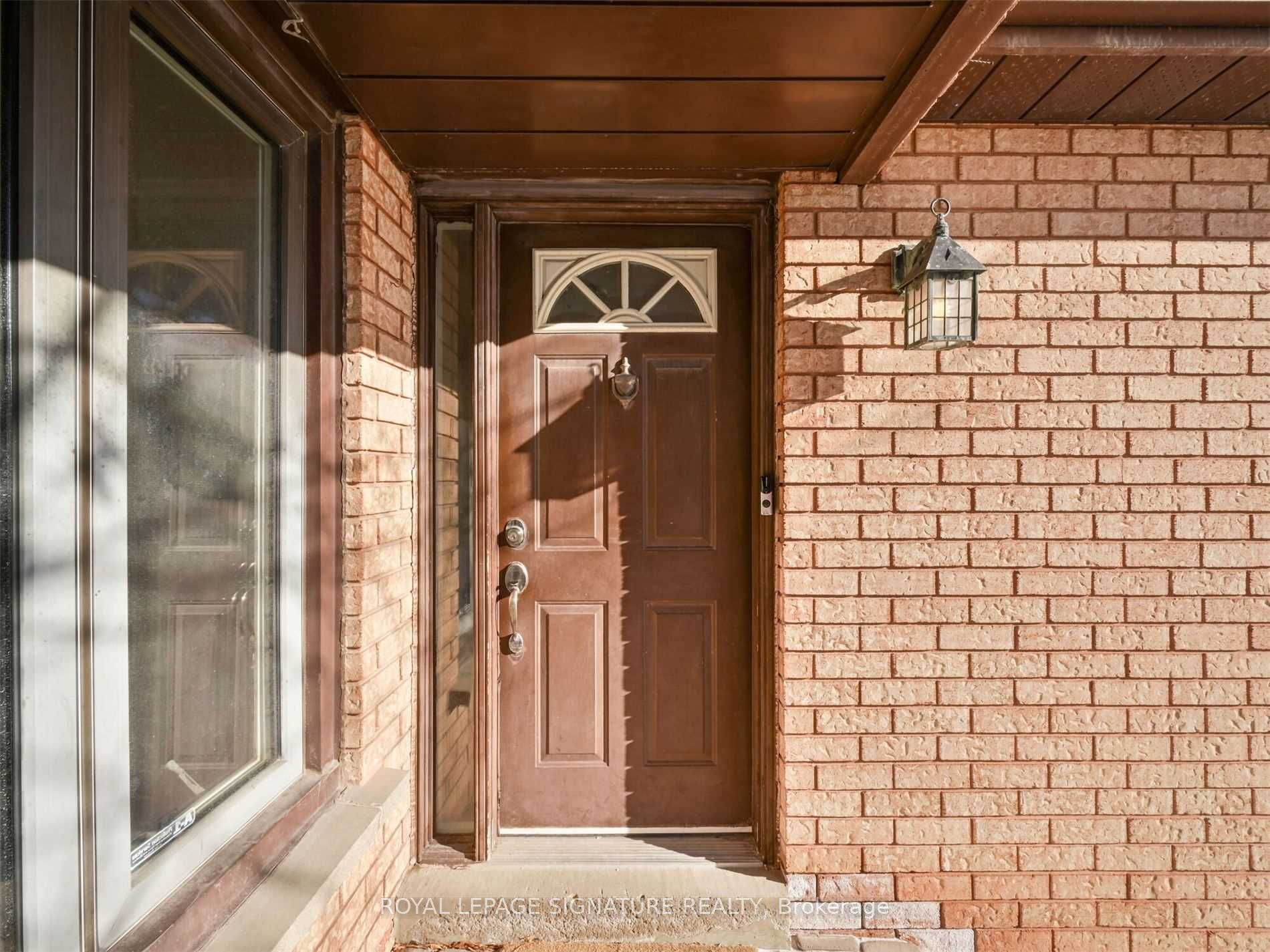 3271 Pilcom Crescent, Mississauga, ON L5B 3X5 photo 3