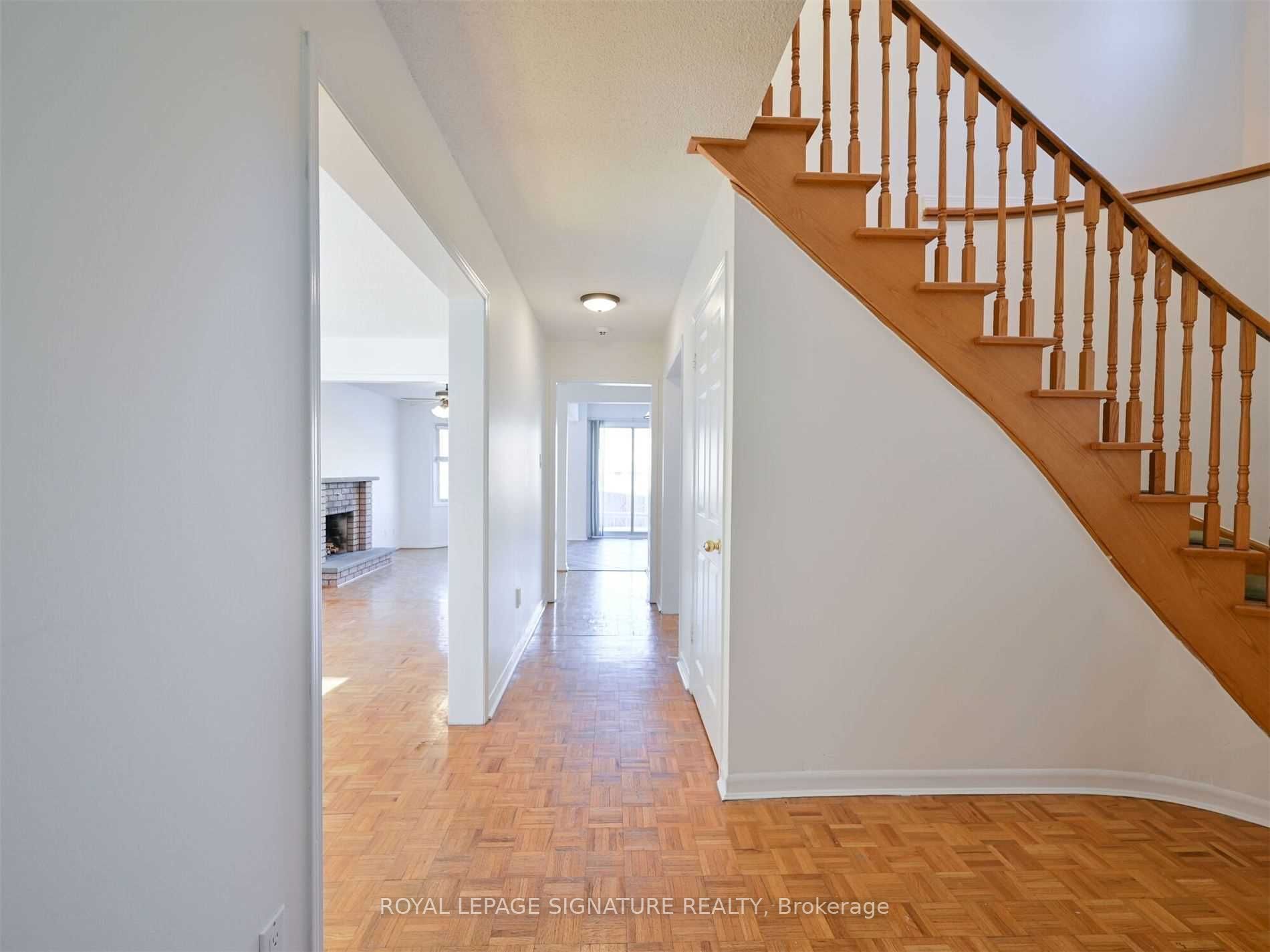 3271 Pilcom Crescent, Mississauga, ON L5B 3X5 photo 4