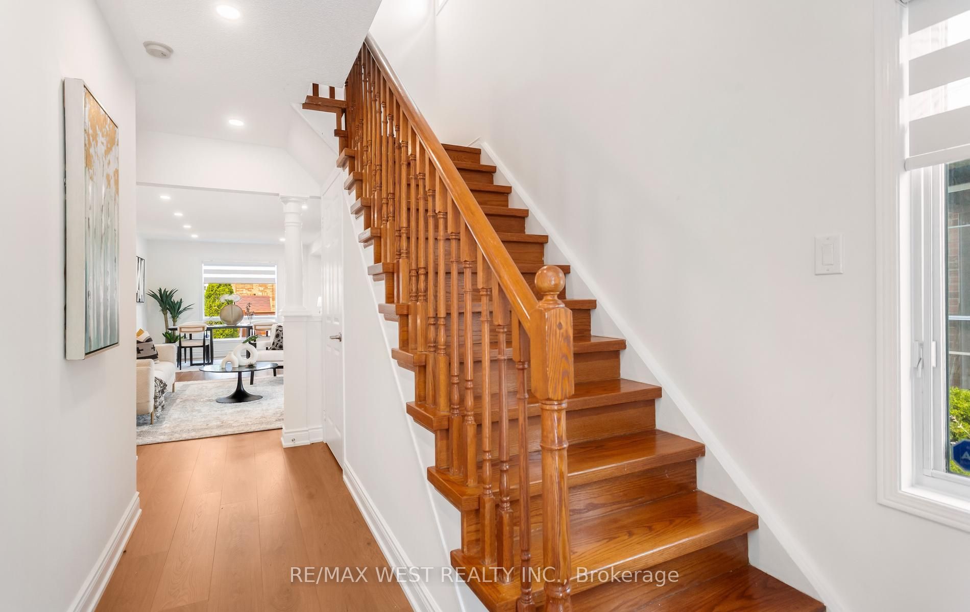 5239 Bushelgrove Circle, Mississauga, ON L5M 6C5 photo 4