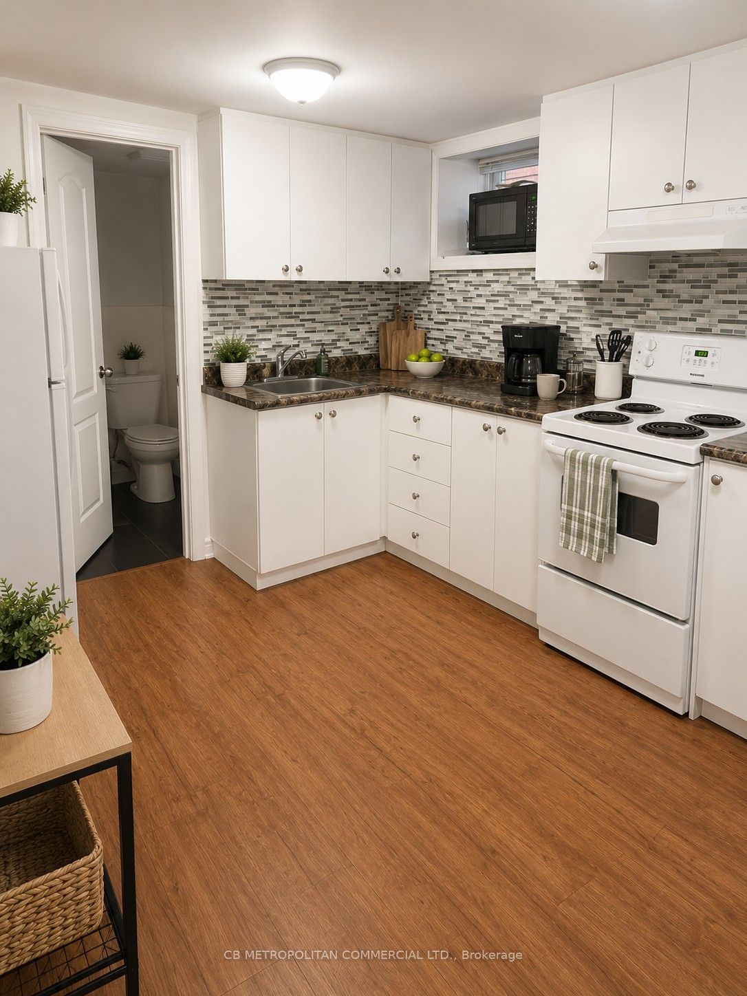 827 DUPONT Street, Toronto, ON M6G 1Z7 photo 4