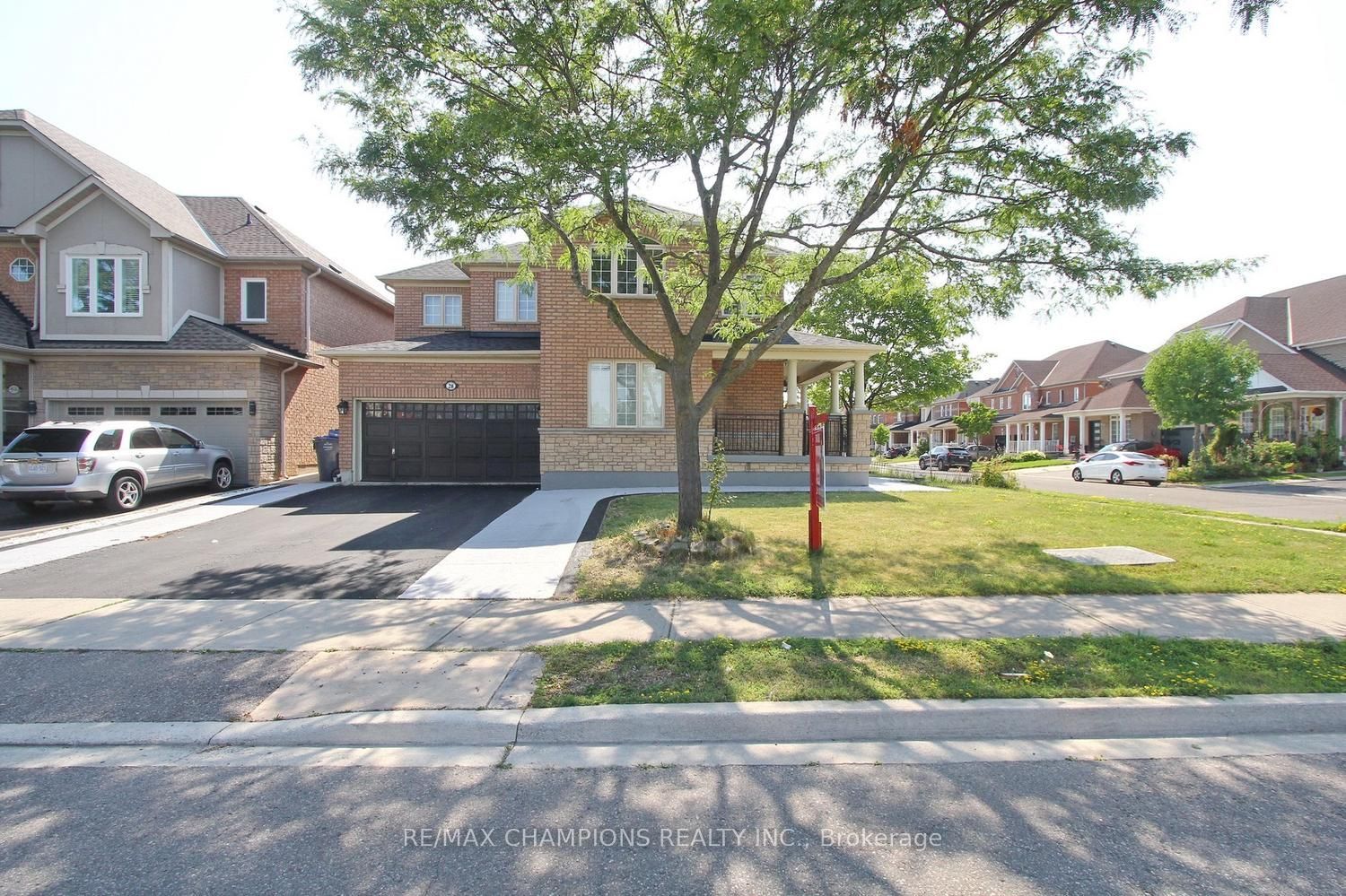 28 Egypt Drive, Brampton, ON L6R 2W3 photo 2