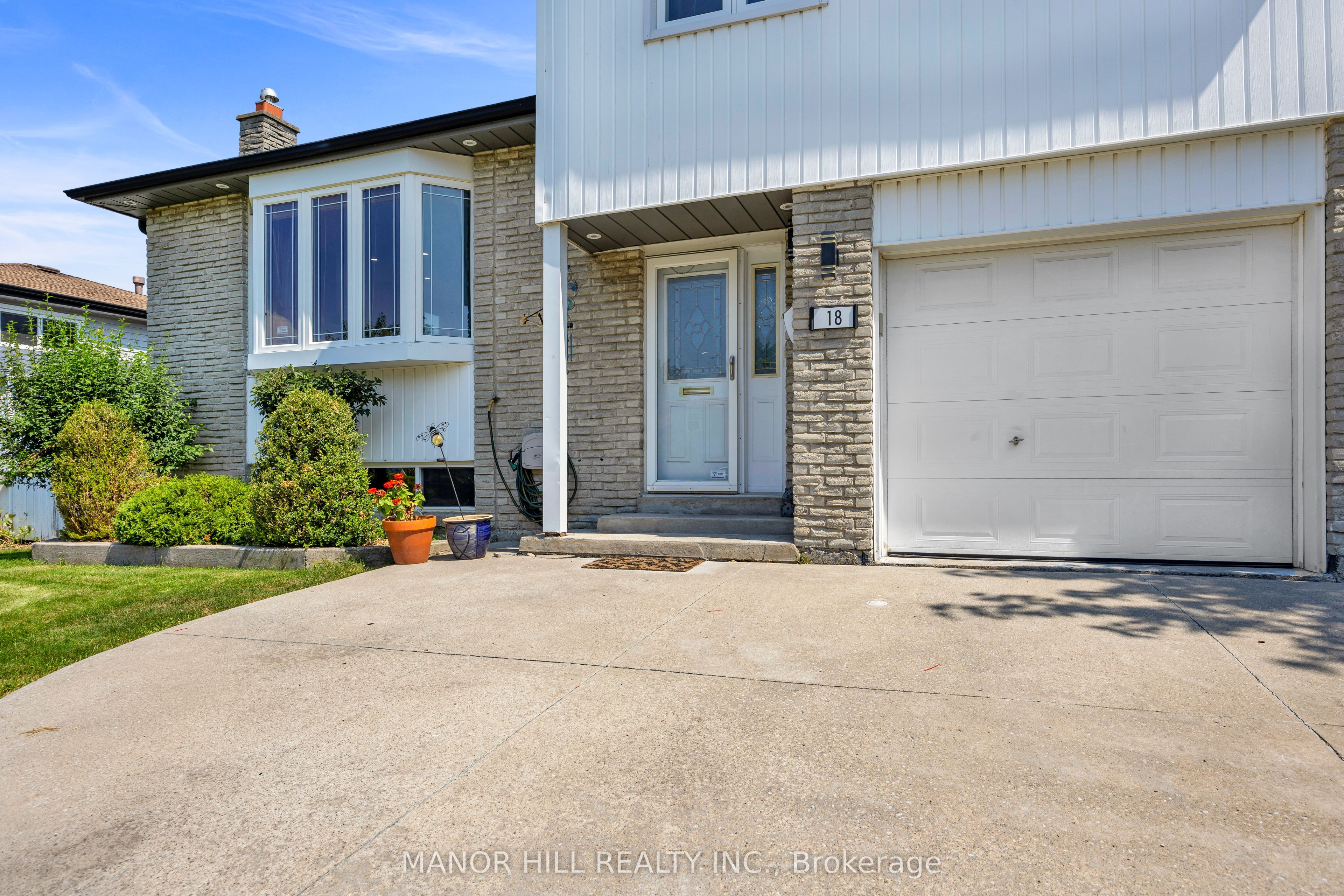 18 Greenbriar Road, Brampton, ON L6S 1V9 photo 4