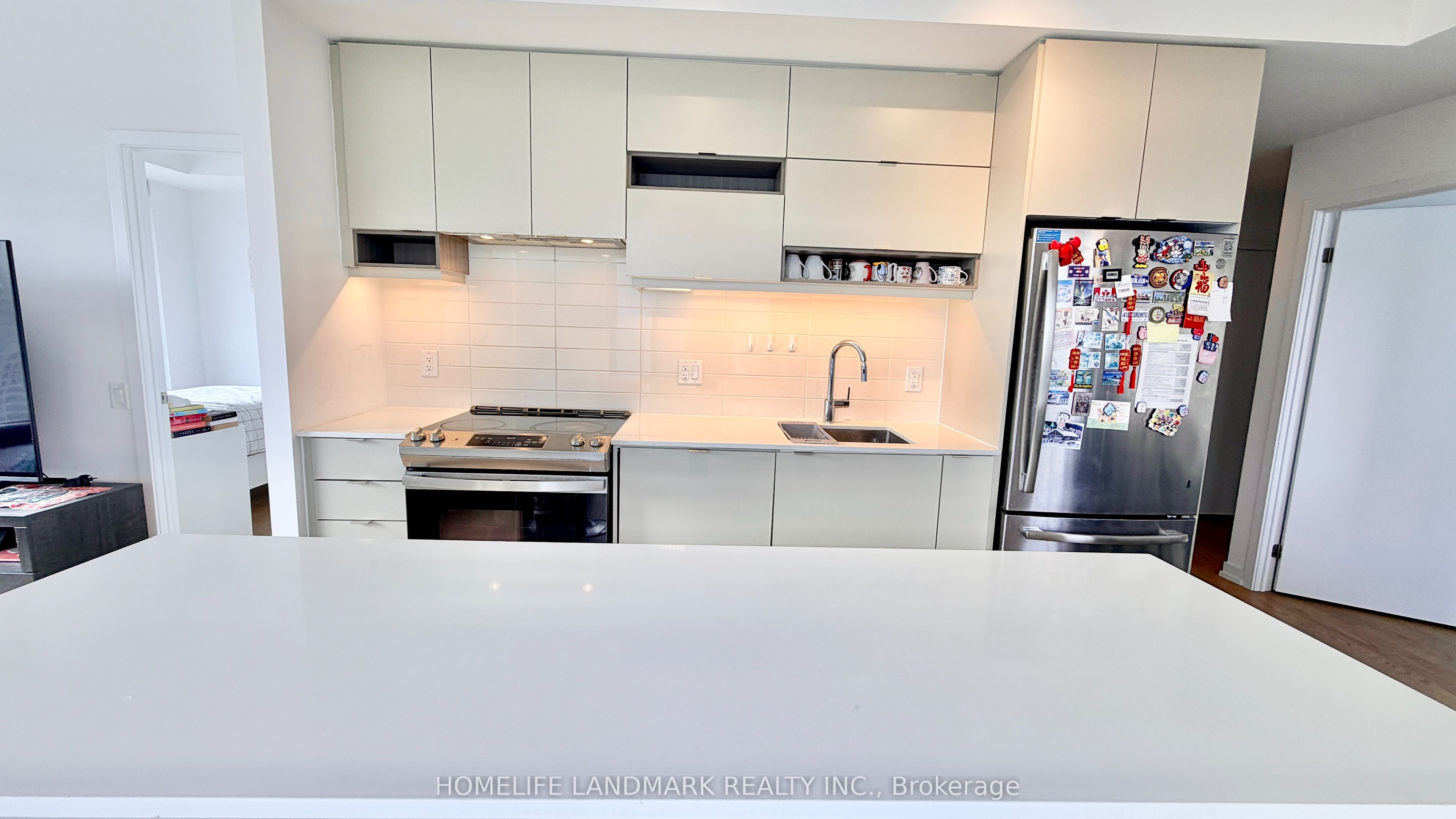4065 Confederation Parkway 1808, Mississauga, ON L5B 0L4 photo 3