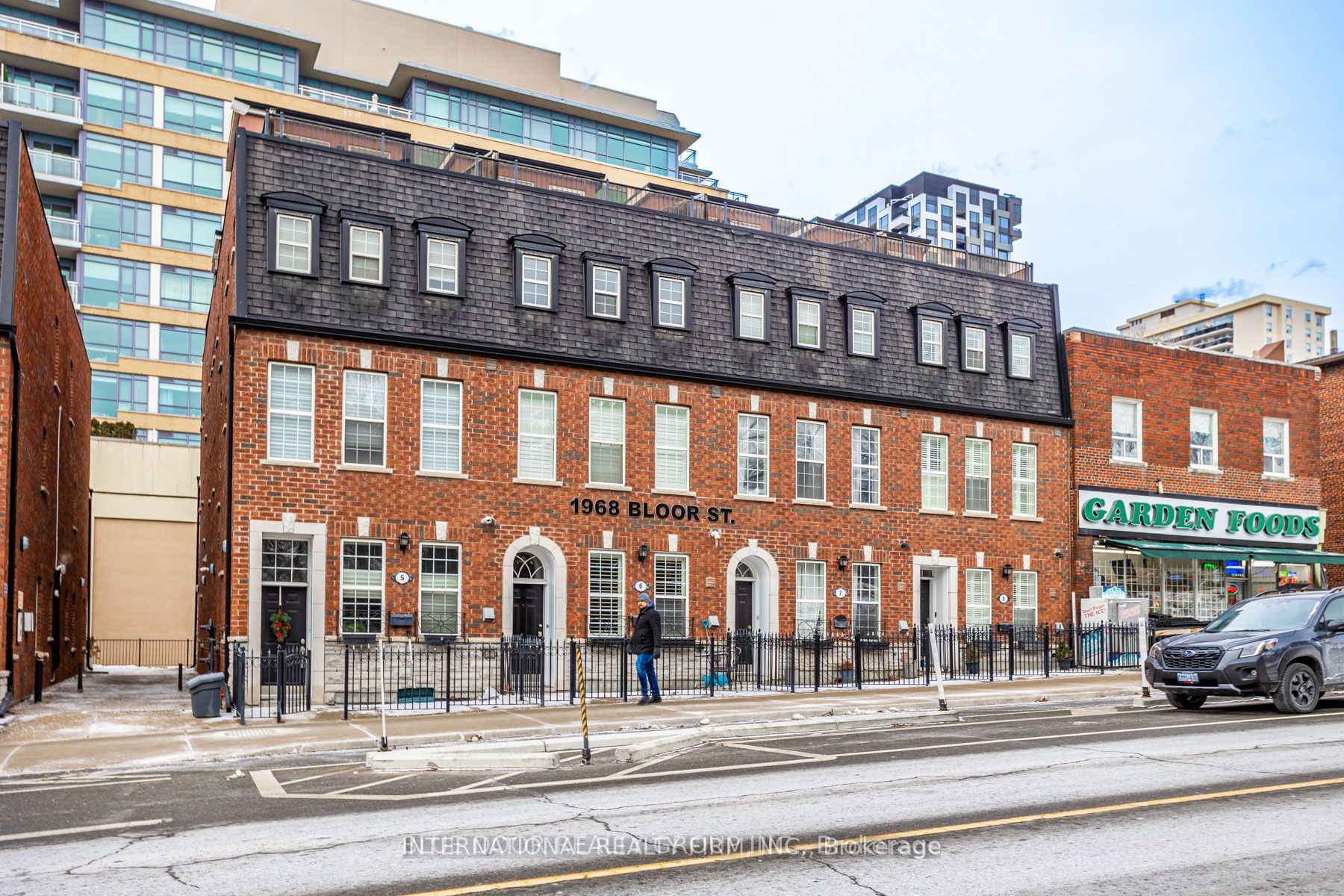 1970 Bloor Street W 16, Toronto, ON M6P 3K9
