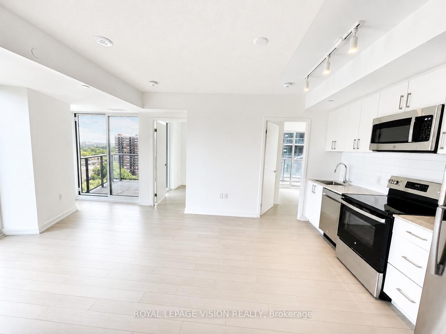 4010 Eglinton Avenue W 1004, Toronto, ON M9P 1A6 photo 4