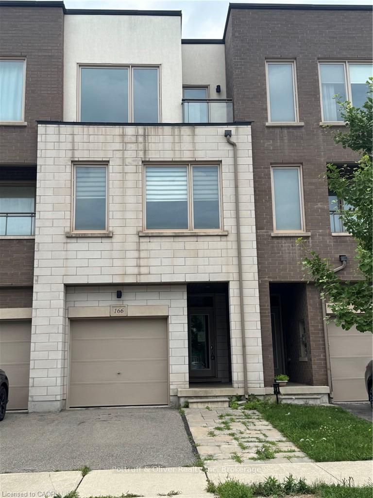 166 Squire Crescent, Oakville, ON L6H 0L7