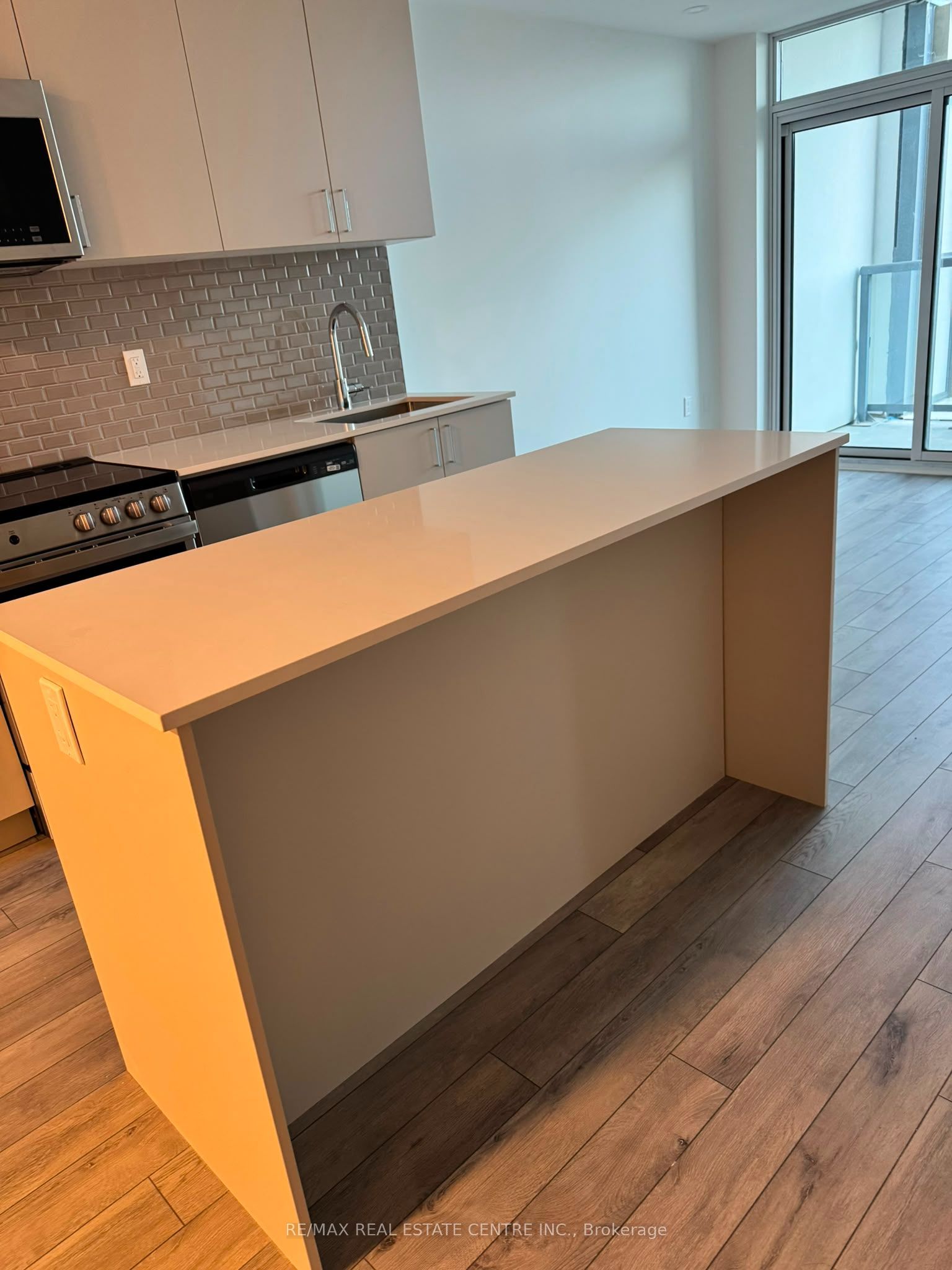 1005 Dundas Street E Street 612, Oakville, ON L6H 8C7 photo 5