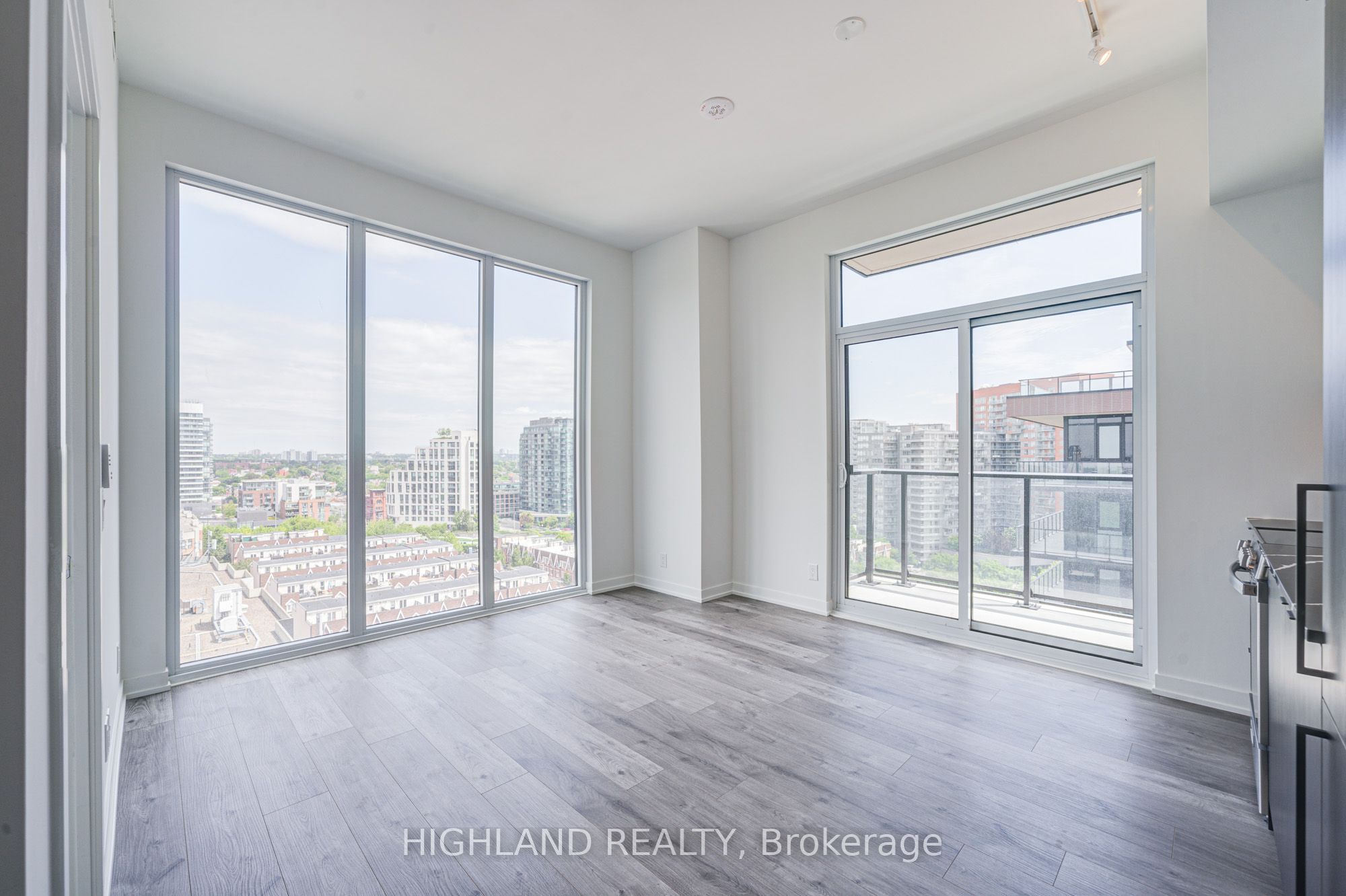 285 Dufferin Street 1126, Toronto, ON M6K 0J2 photo 4