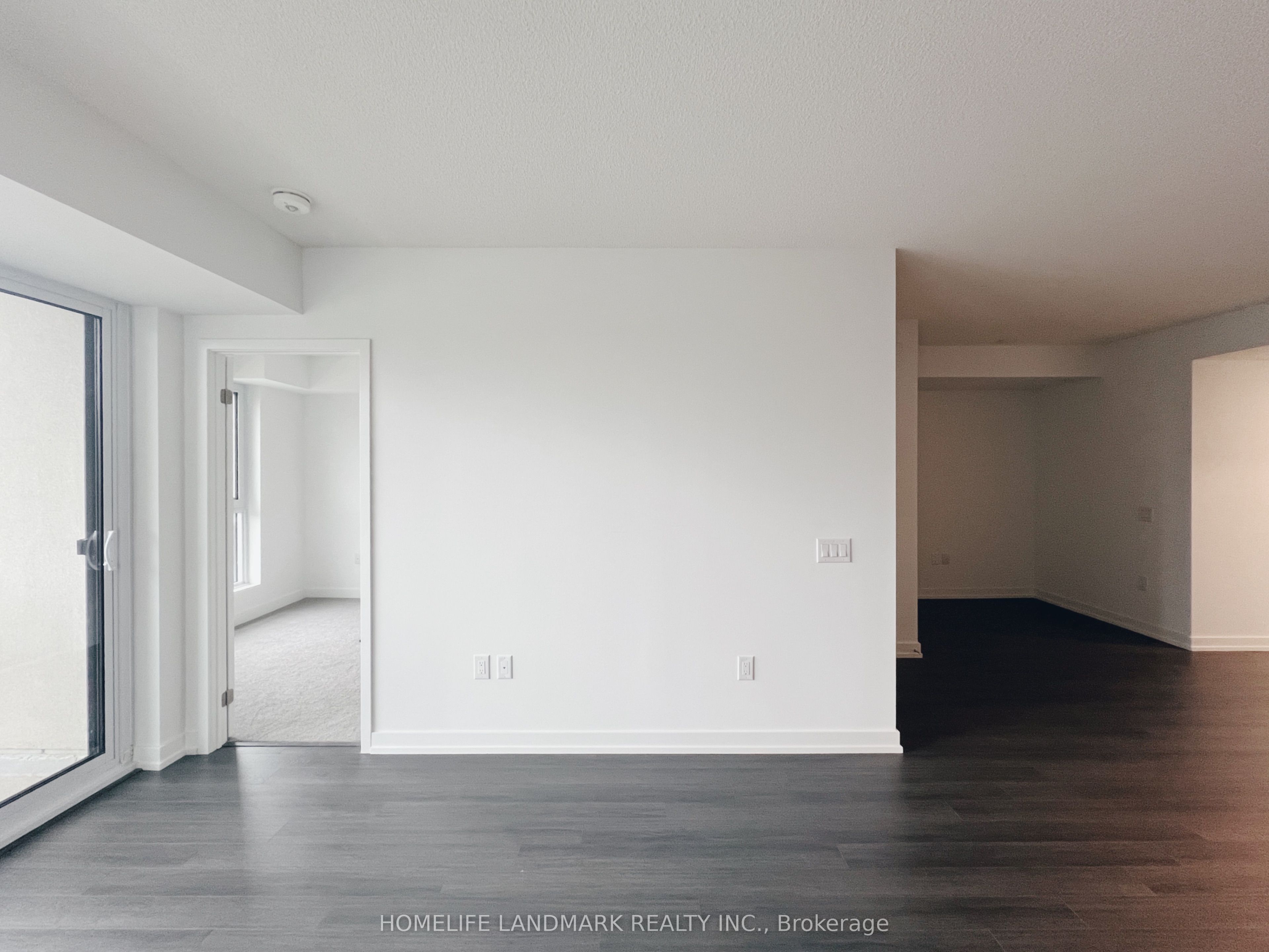 4000 Eglinton Avenue W 325, Toronto, ON M9A 4M2 photo 4