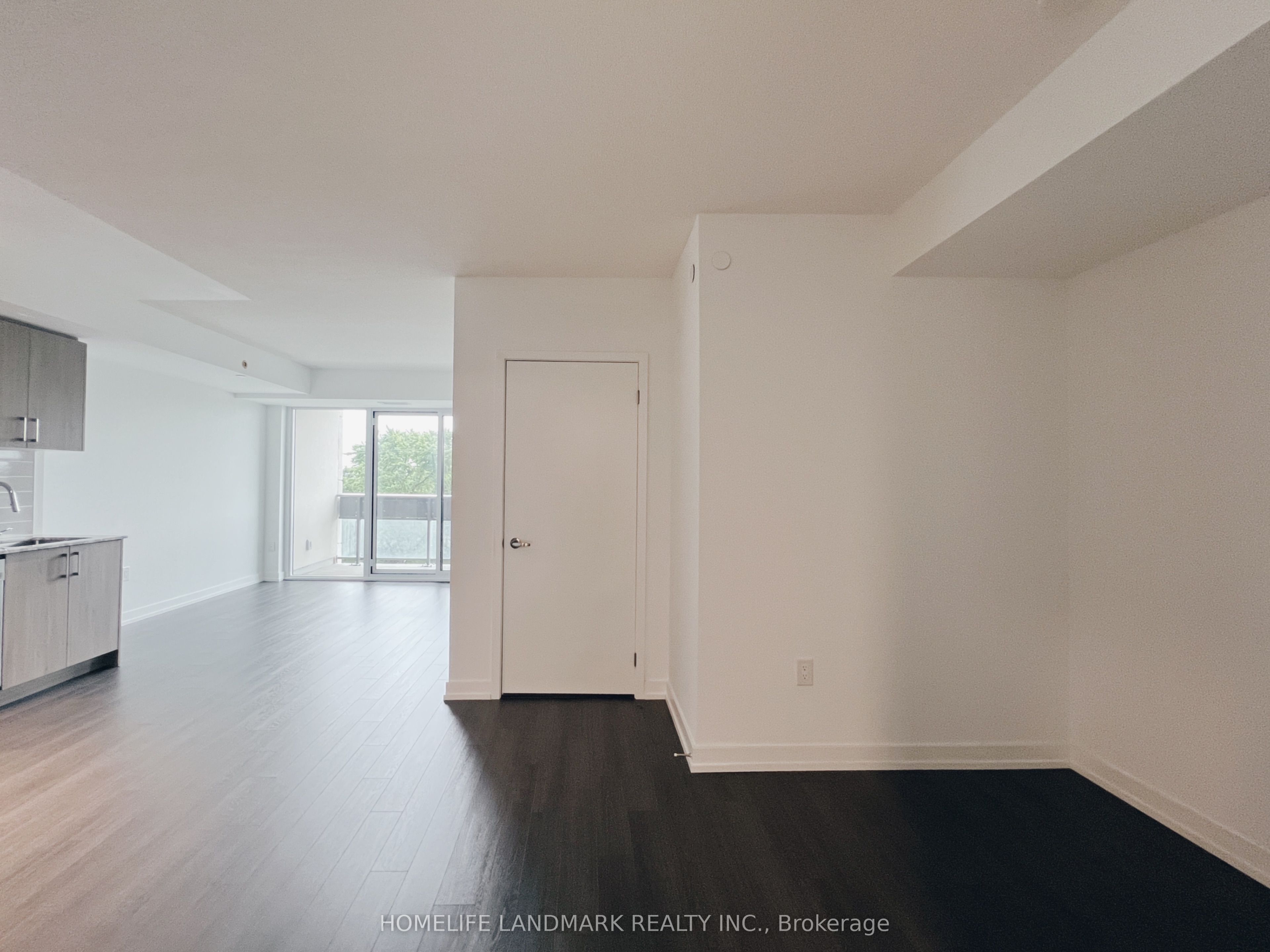 4000 Eglinton Avenue W 325, Toronto, ON M9A 4M2 photo 5