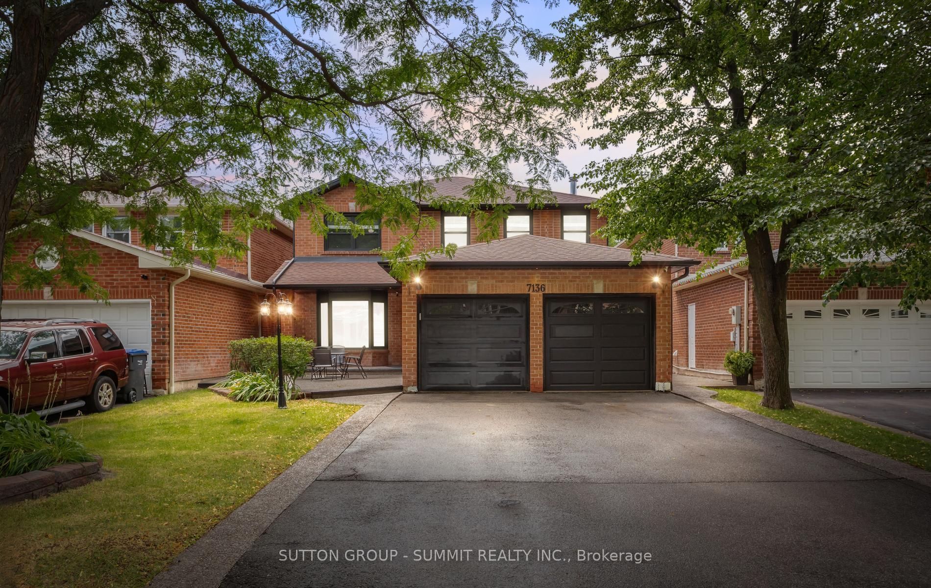 7136 Baywood Court, Mississauga, ON L5N 5N6