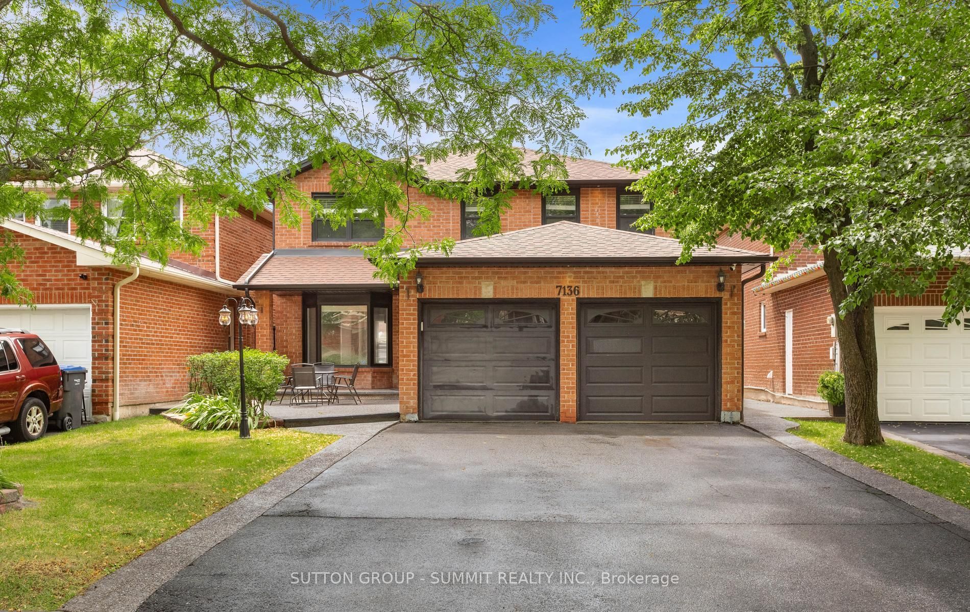 7136 Baywood Court, Mississauga, ON L5N 5N6 photo 2