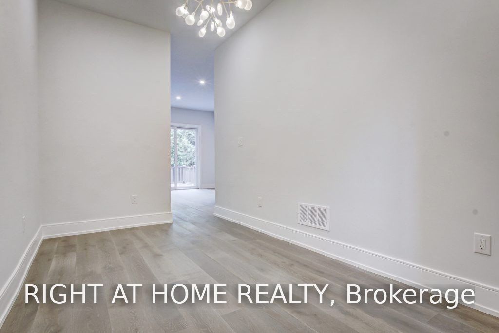 1165 Pinegrove Road, Oakville, ON L6L 2W3 photo 5