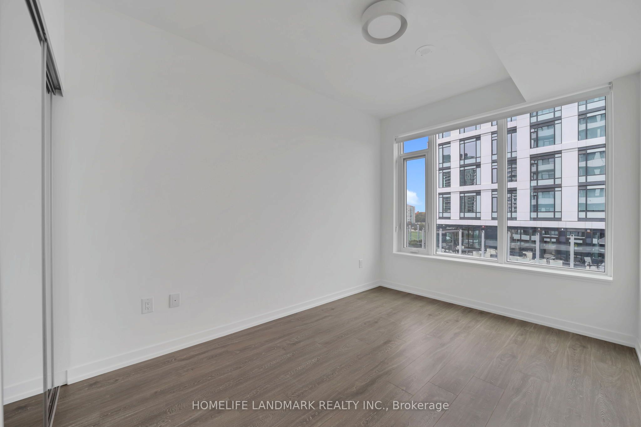 2485 Eglinton Avenue W 905, Mississauga, ON L5M 2T1 photo 4