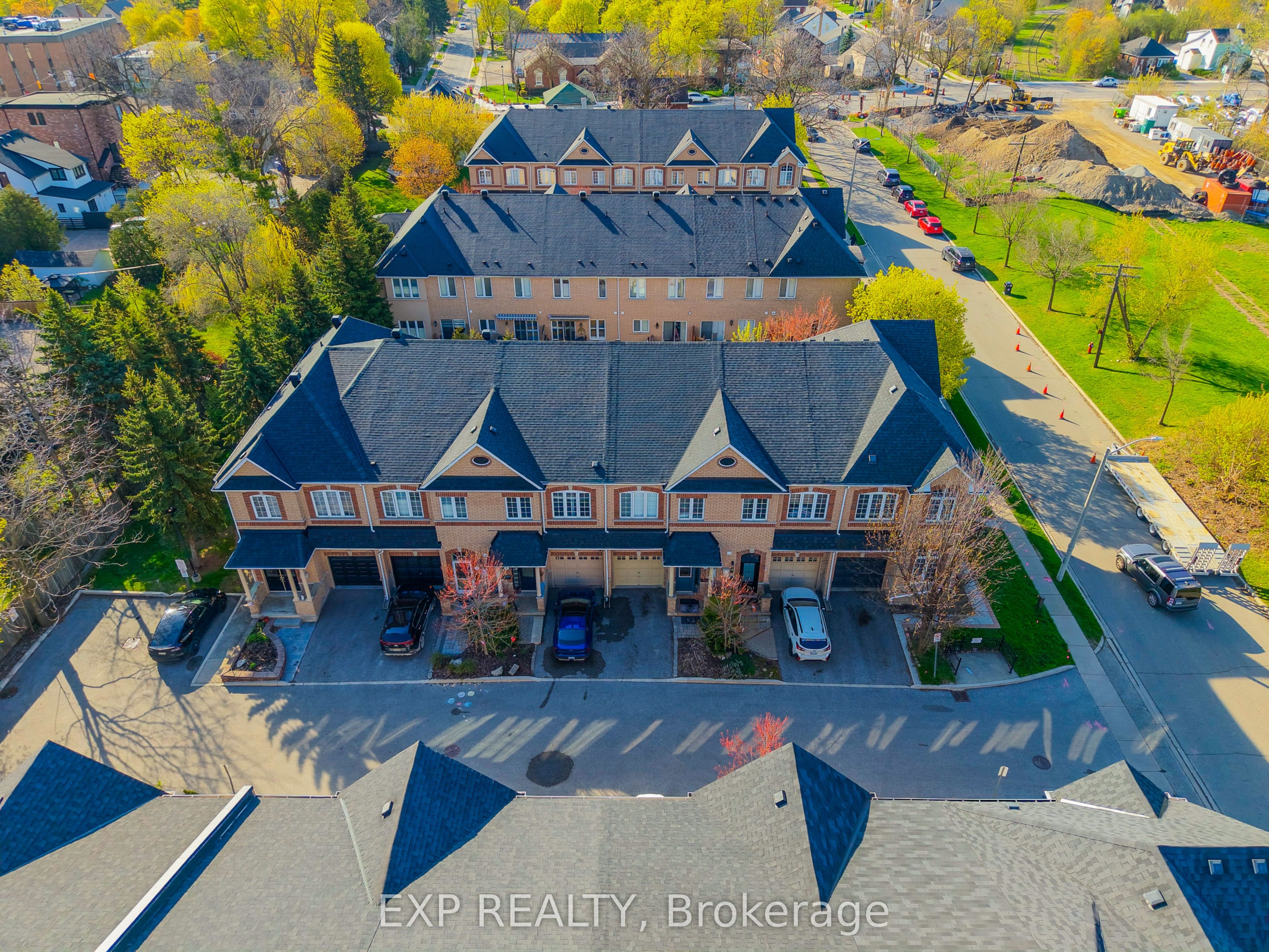 6 Purple Finch Court, Brampton, ON L6X 5A3