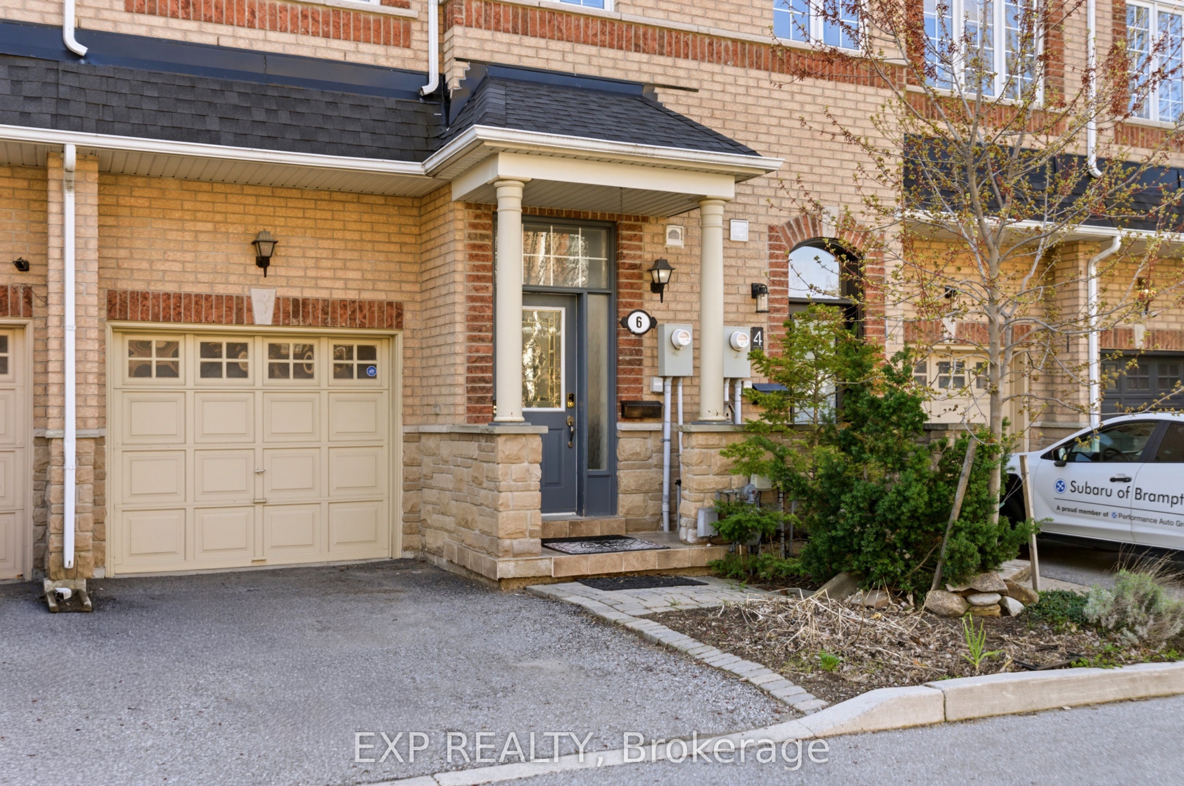 6 Purple Finch Court, Brampton, ON L6X 5A3 photo 4