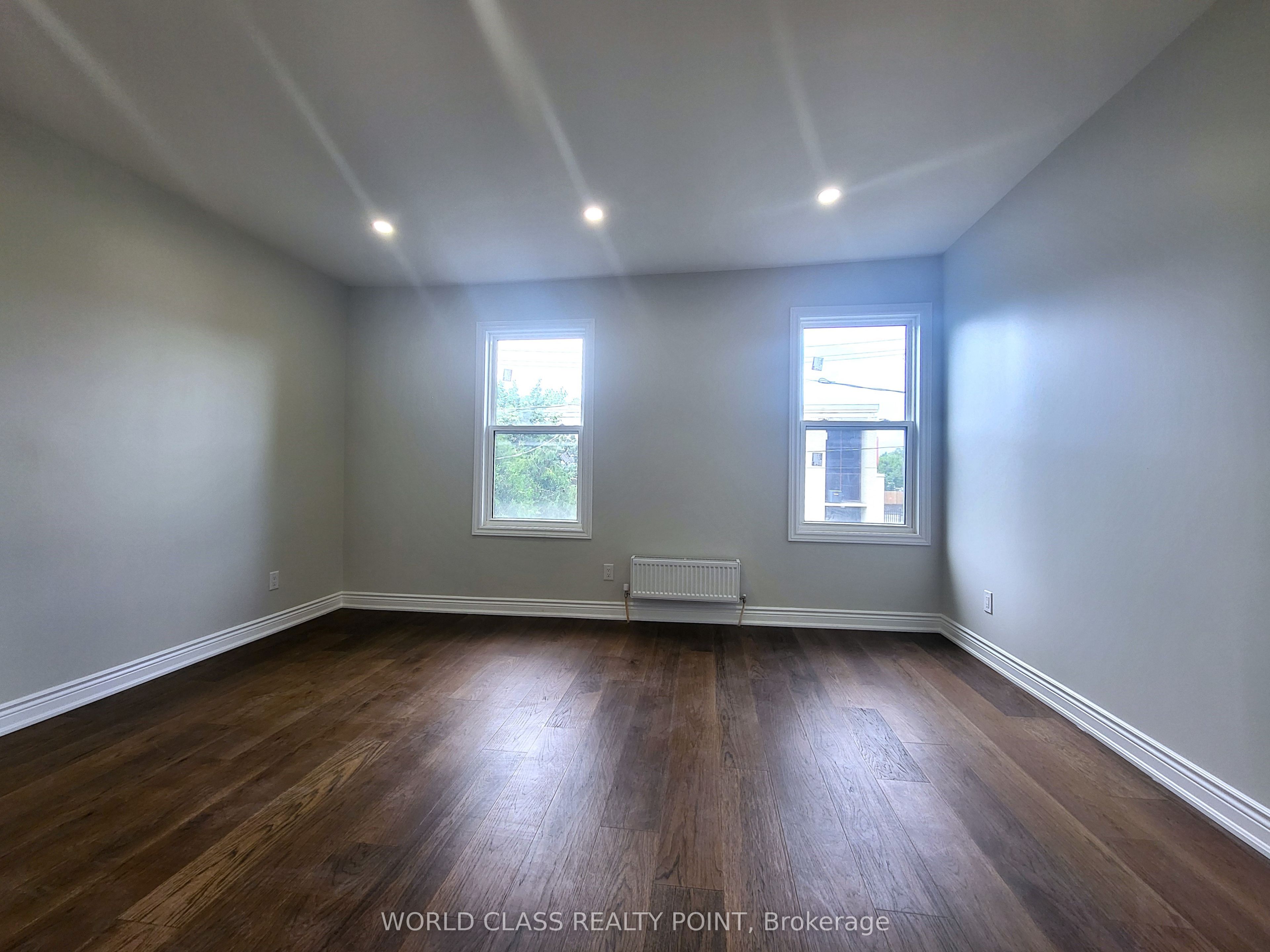 49 Vine Avenue 2, Toronto, ON M6P 1V6 photo 3