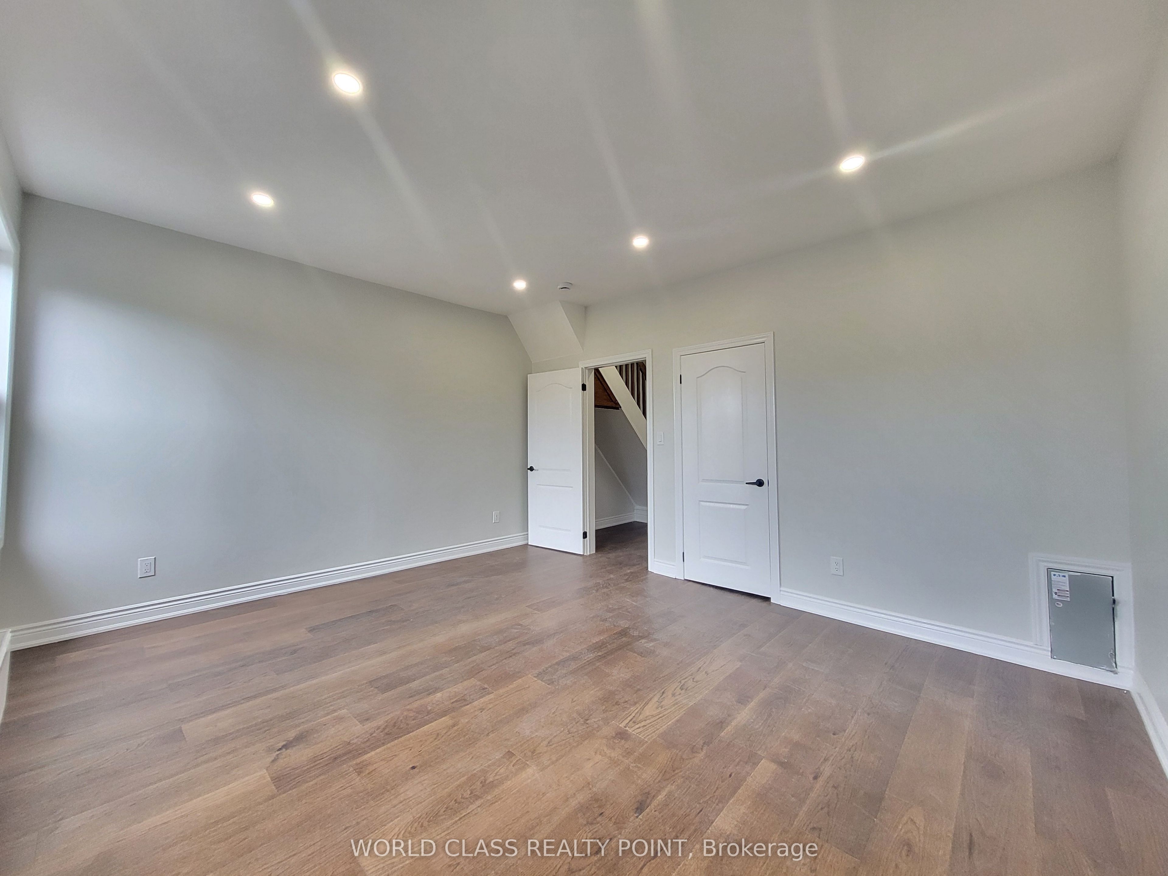 49 Vine Avenue 2, Toronto, ON M6P 1V6 photo 4