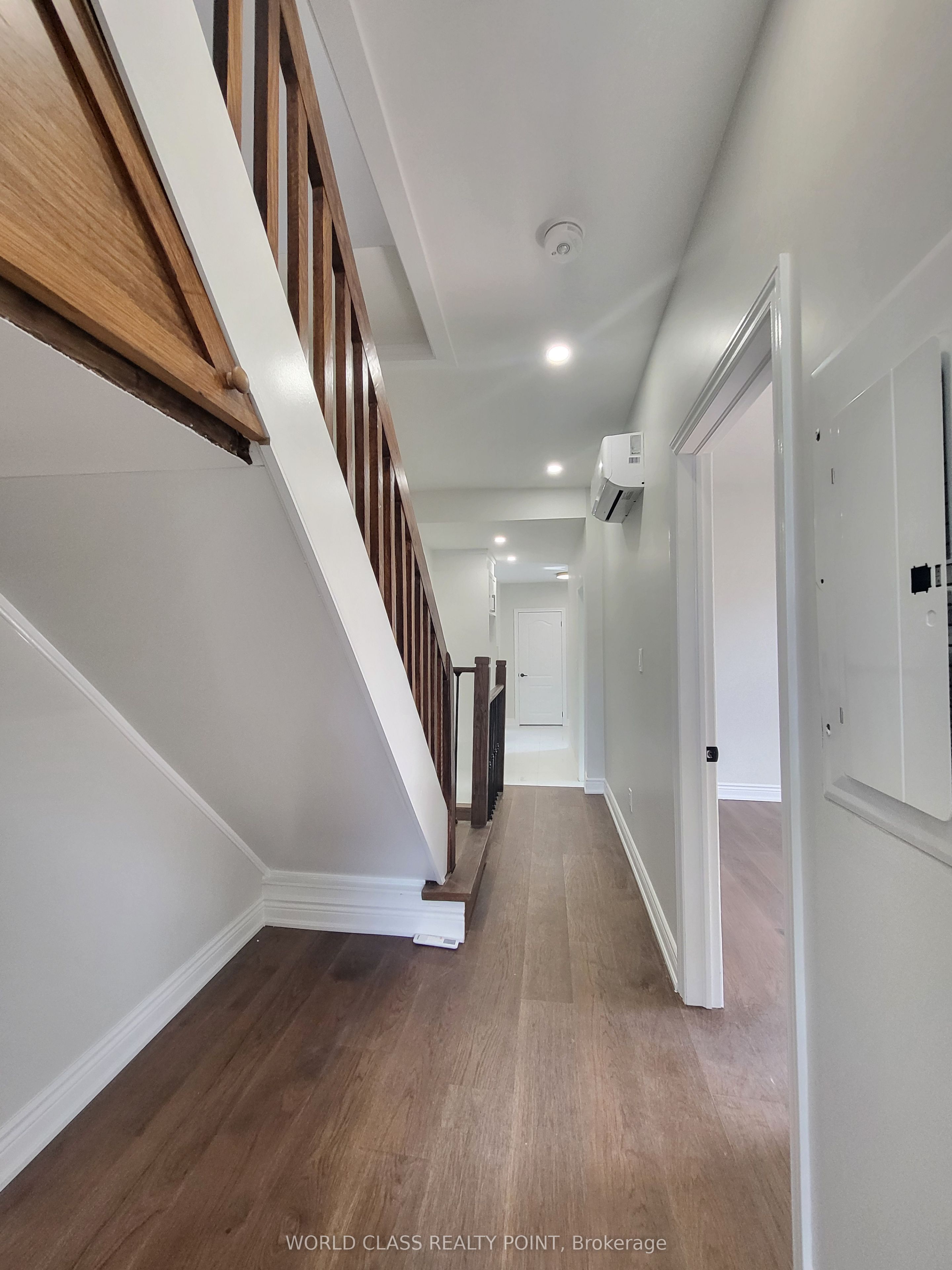 49 Vine Avenue 2, Toronto, ON M6P 1V6 photo 5