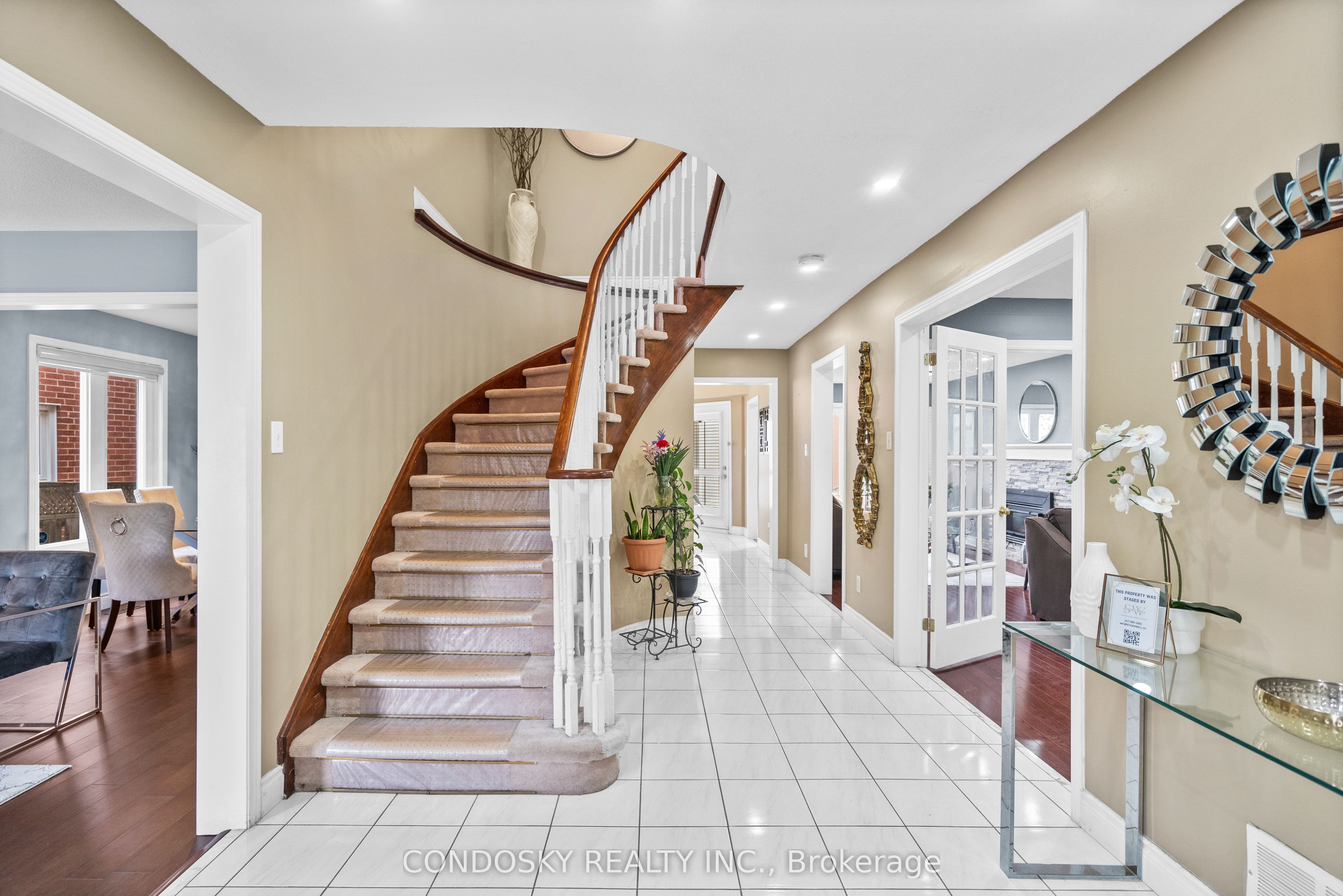 6182 Duford Drive, Mississauga, ON L5V 1A5 photo 2