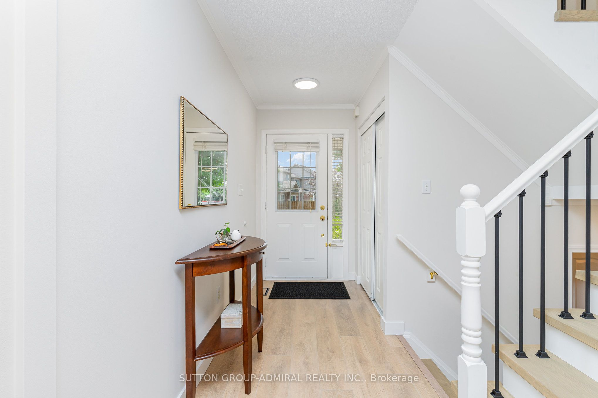 2225 Amberglen Court, Oakville, ON L6M 4W8 photo 2