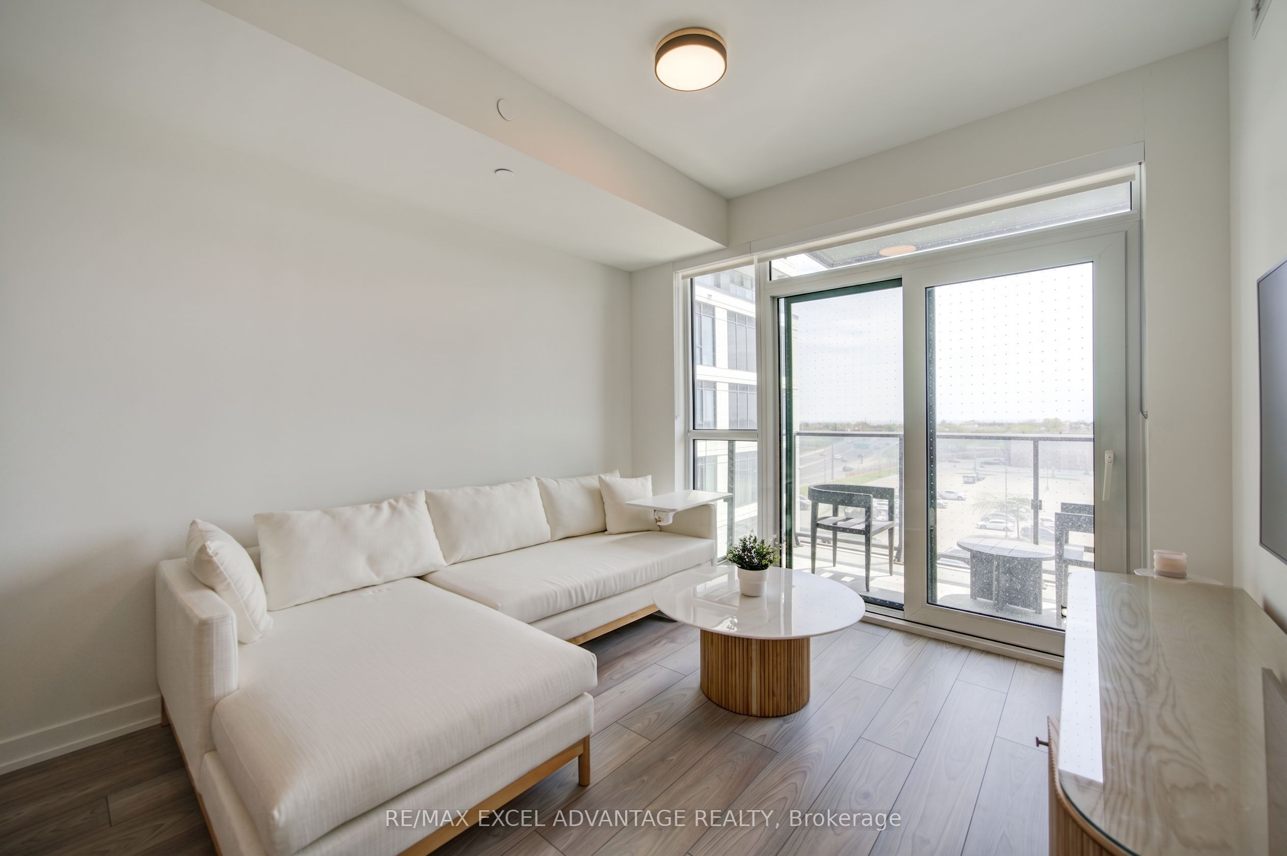 1007 The Queensway, Toronto, ON M8Z 0H4 photo 5