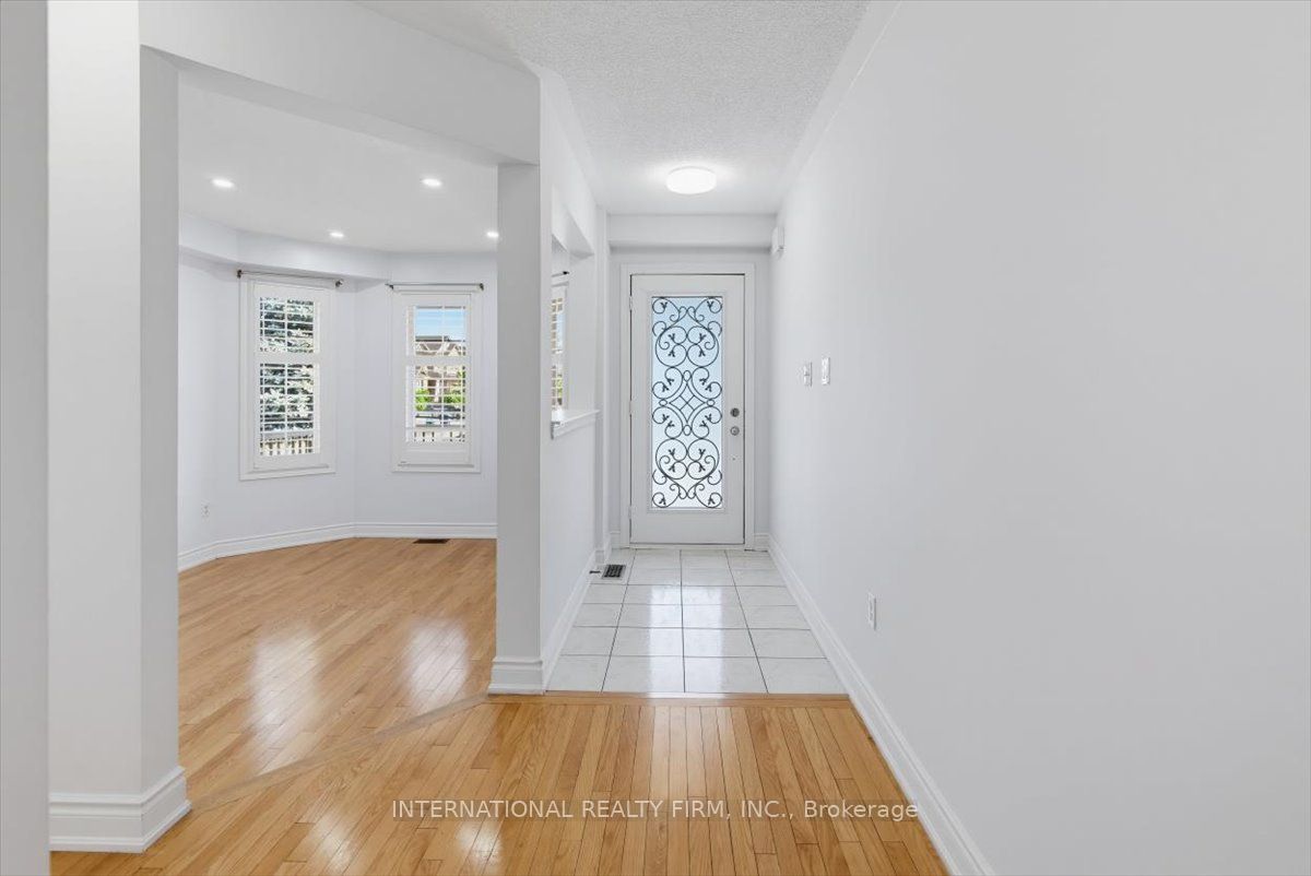 26 Mauve Drive, Brampton, ON L6P 2M8 photo 2