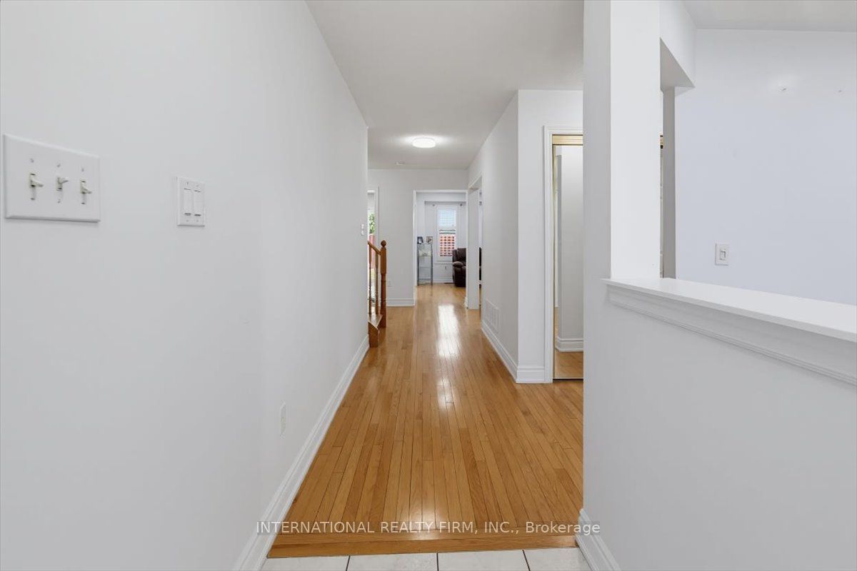 26 Mauve Drive, Brampton, ON L6P 2M8 photo 3