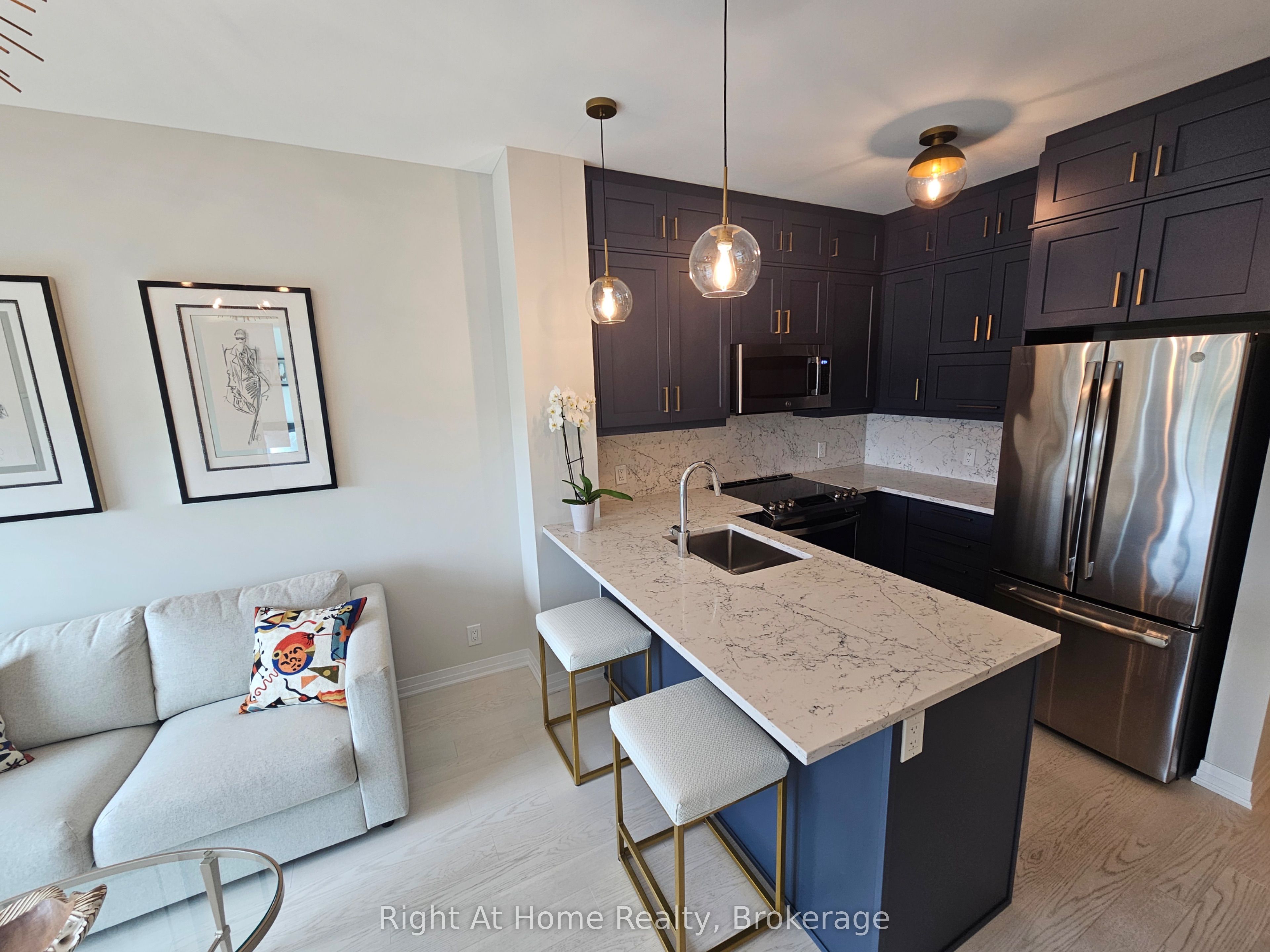 102 GROVEWOOD Common 527, Oakville, ON L6H 0X2 photo 4