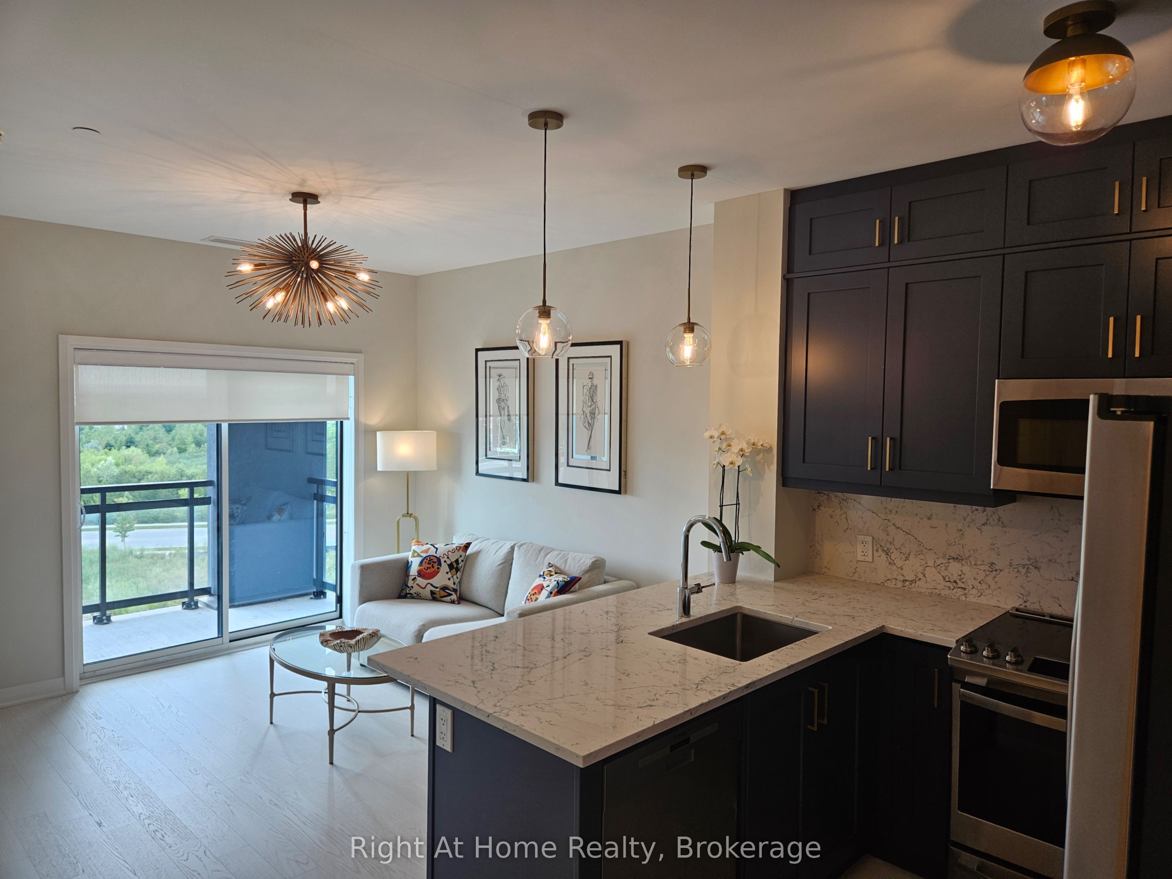 102 GROVEWOOD Common 527, Oakville, ON L6H 0X2 photo 5