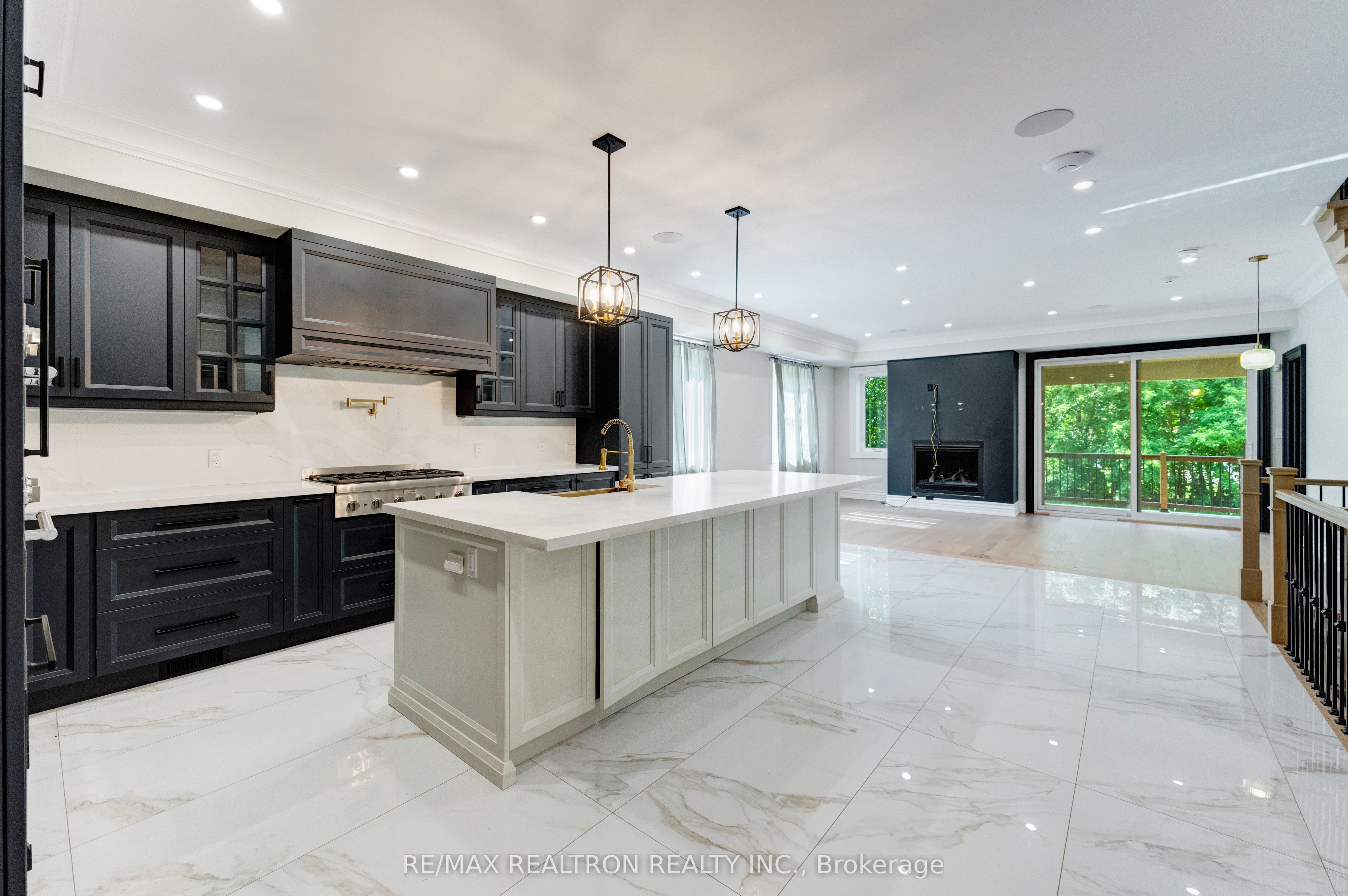 32 Bradfield Avenue W, Toronto, ON M8Z 2A3 photo 5