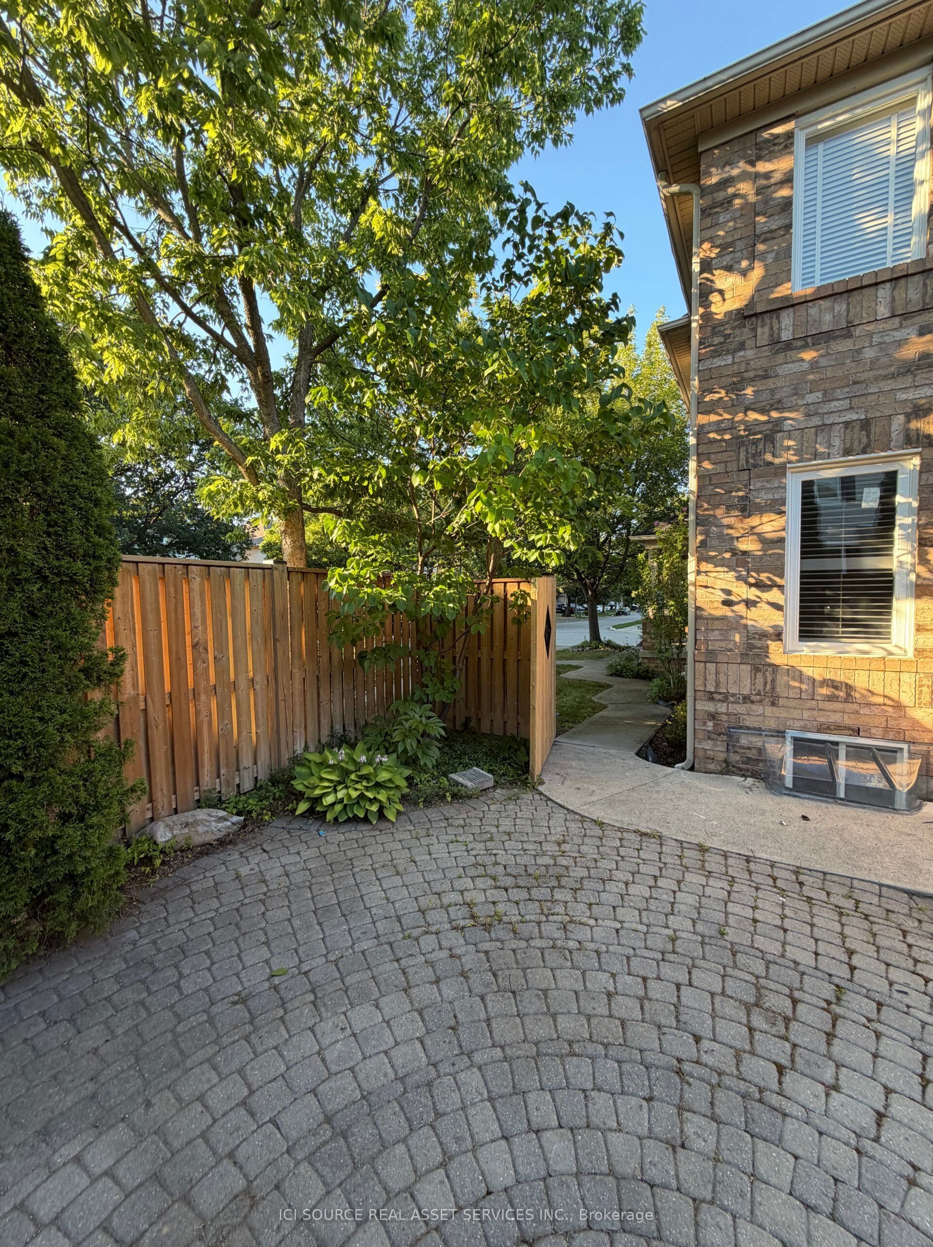 9 Unsworth Street, Brampton, ON L7A 1Z9 photo 4