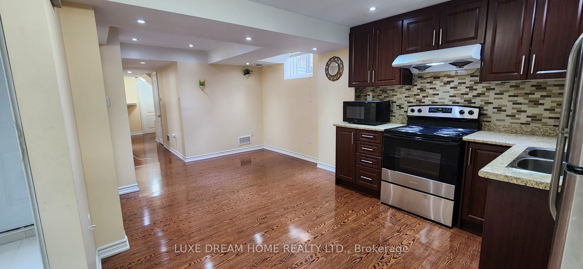423 Huntington Ridge (Lower) Drive, Mississauga, ON L5R 1P3 photo 3