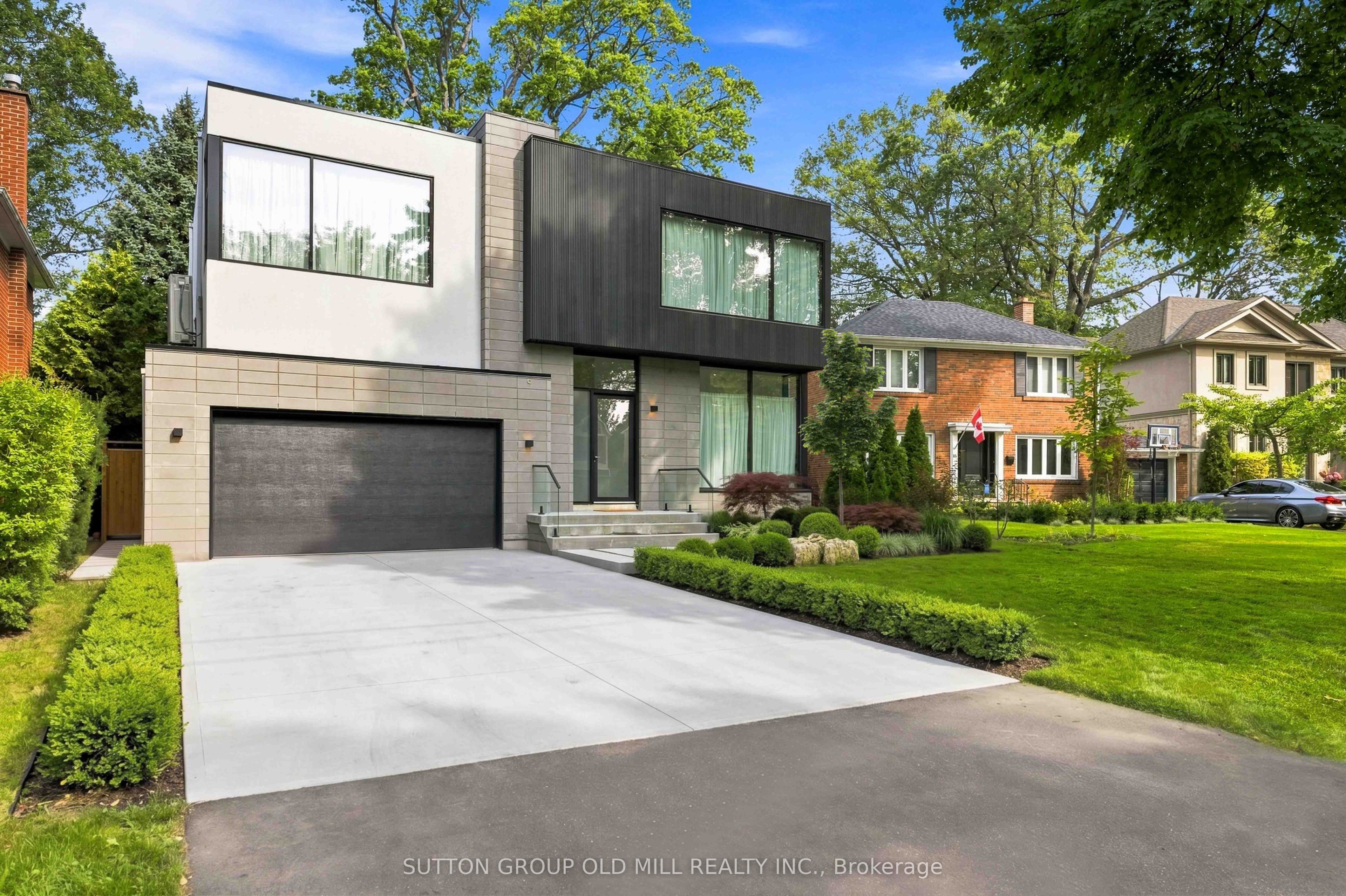 18 Herne Hill, Toronto, ON M9A 2X1