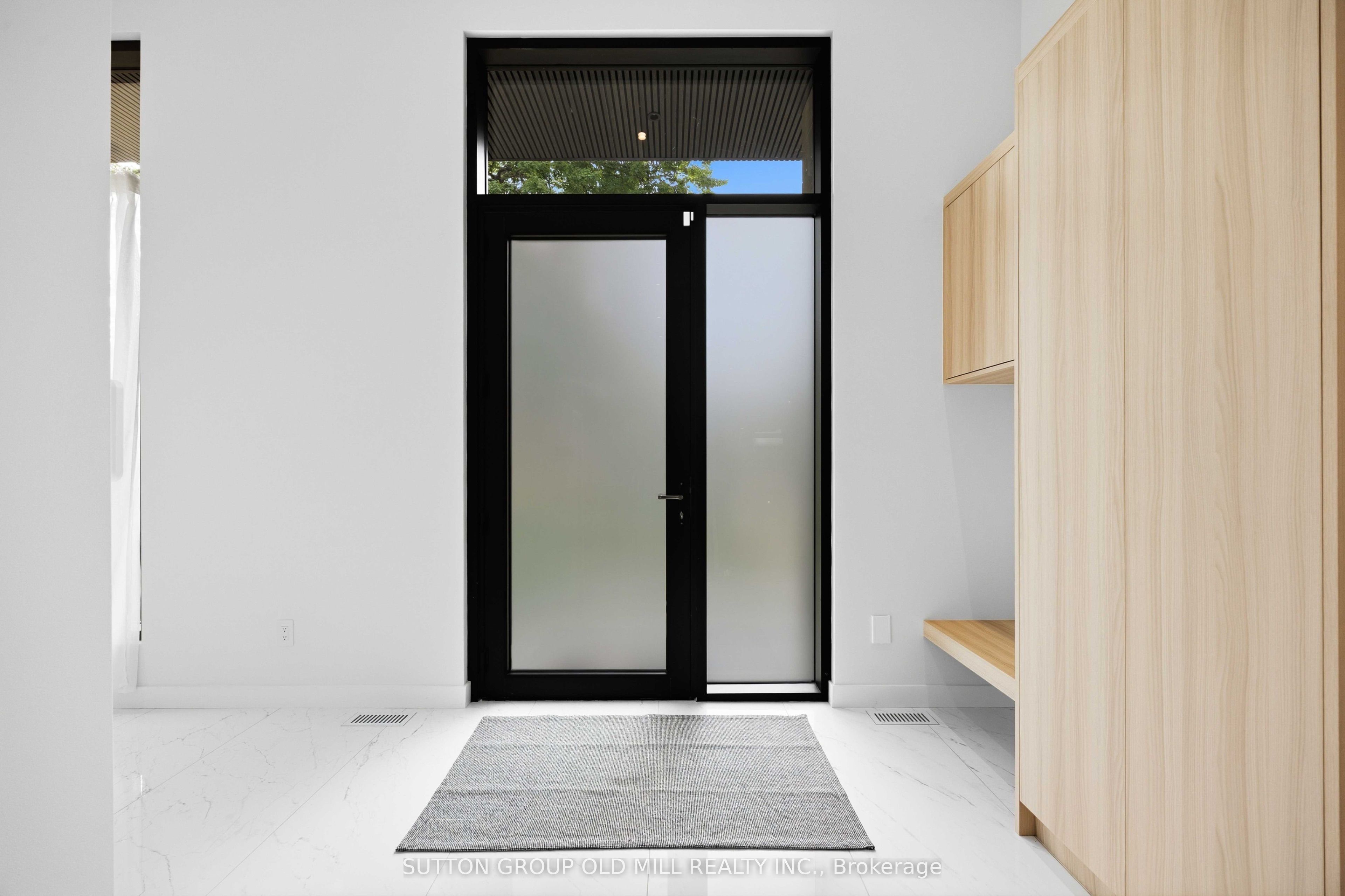 18 Herne Hill, Toronto, ON M9A 2X1 photo 3
