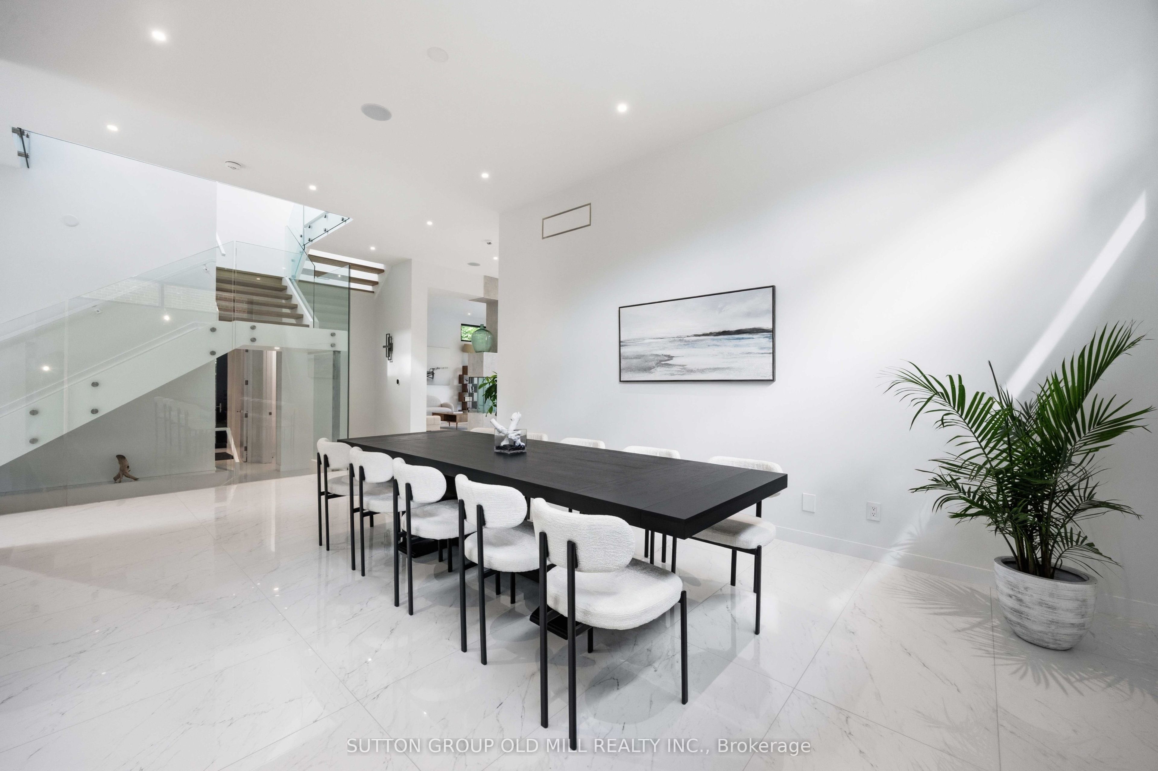 18 Herne Hill, Toronto, ON M9A 2X1 photo 5
