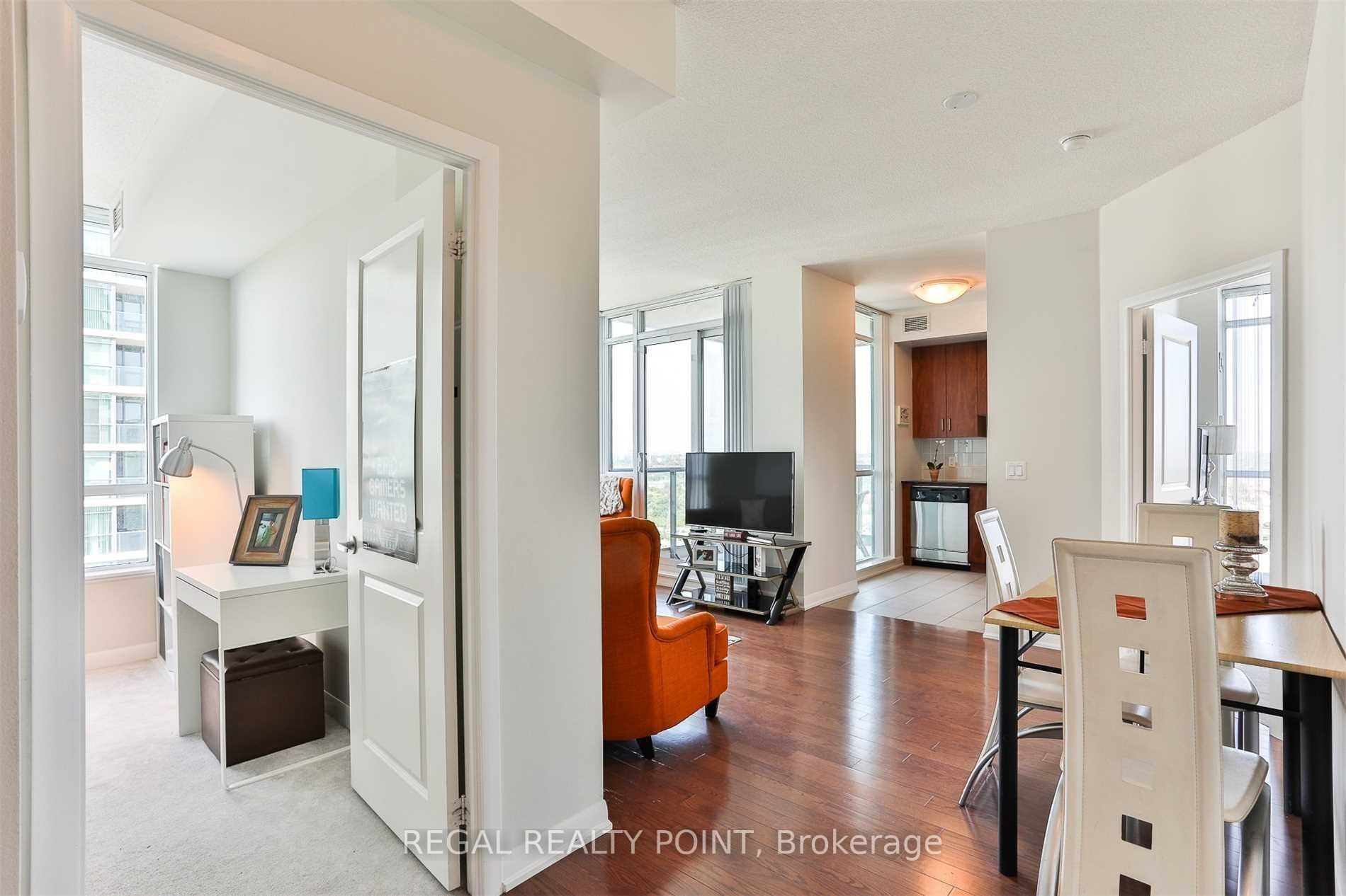 215 Sherway Gardens Road 2507, Toronto, ON M9C 0A4 photo 4