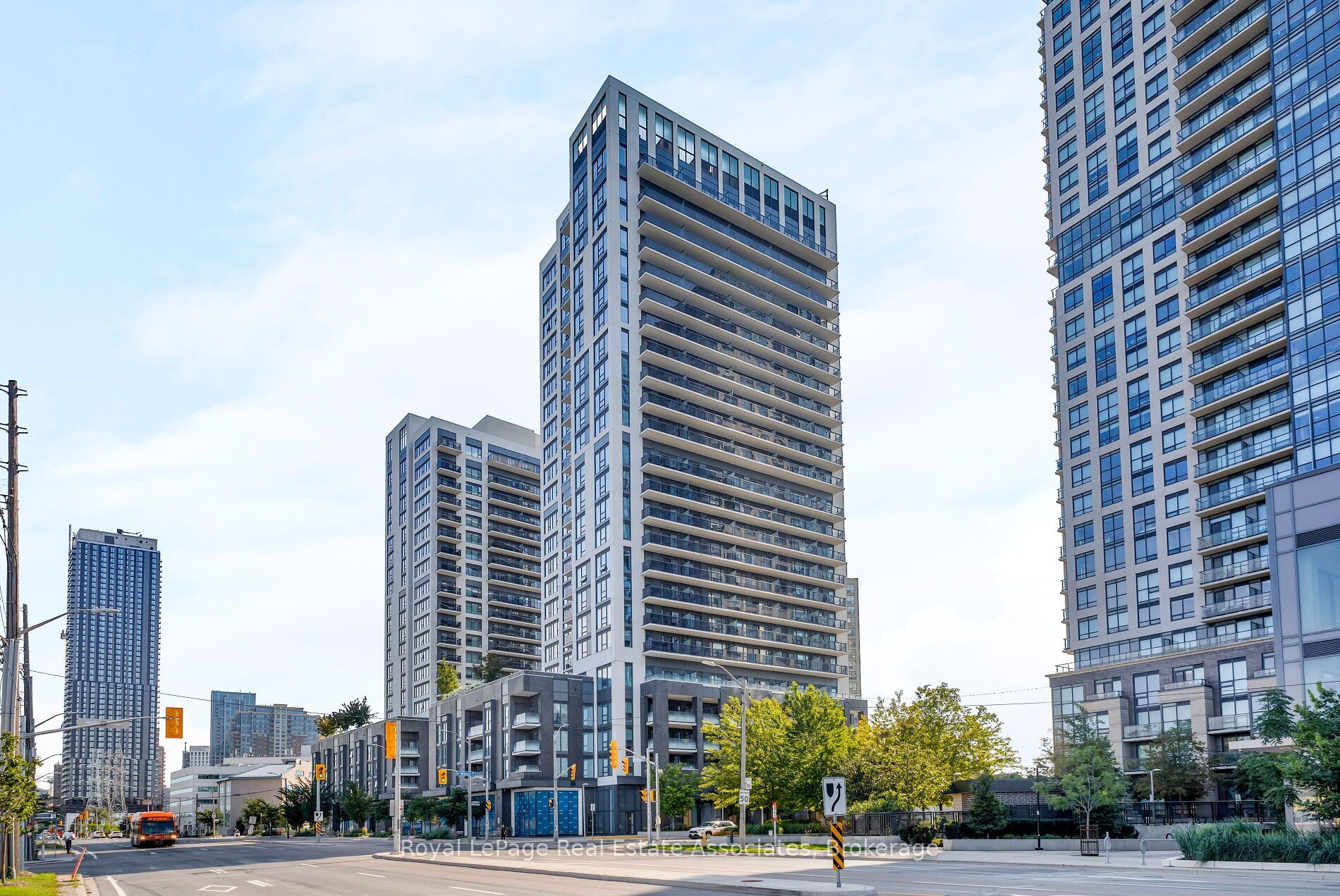 30 Samuel Wood Way 602, Toronto, ON M9B 0C9