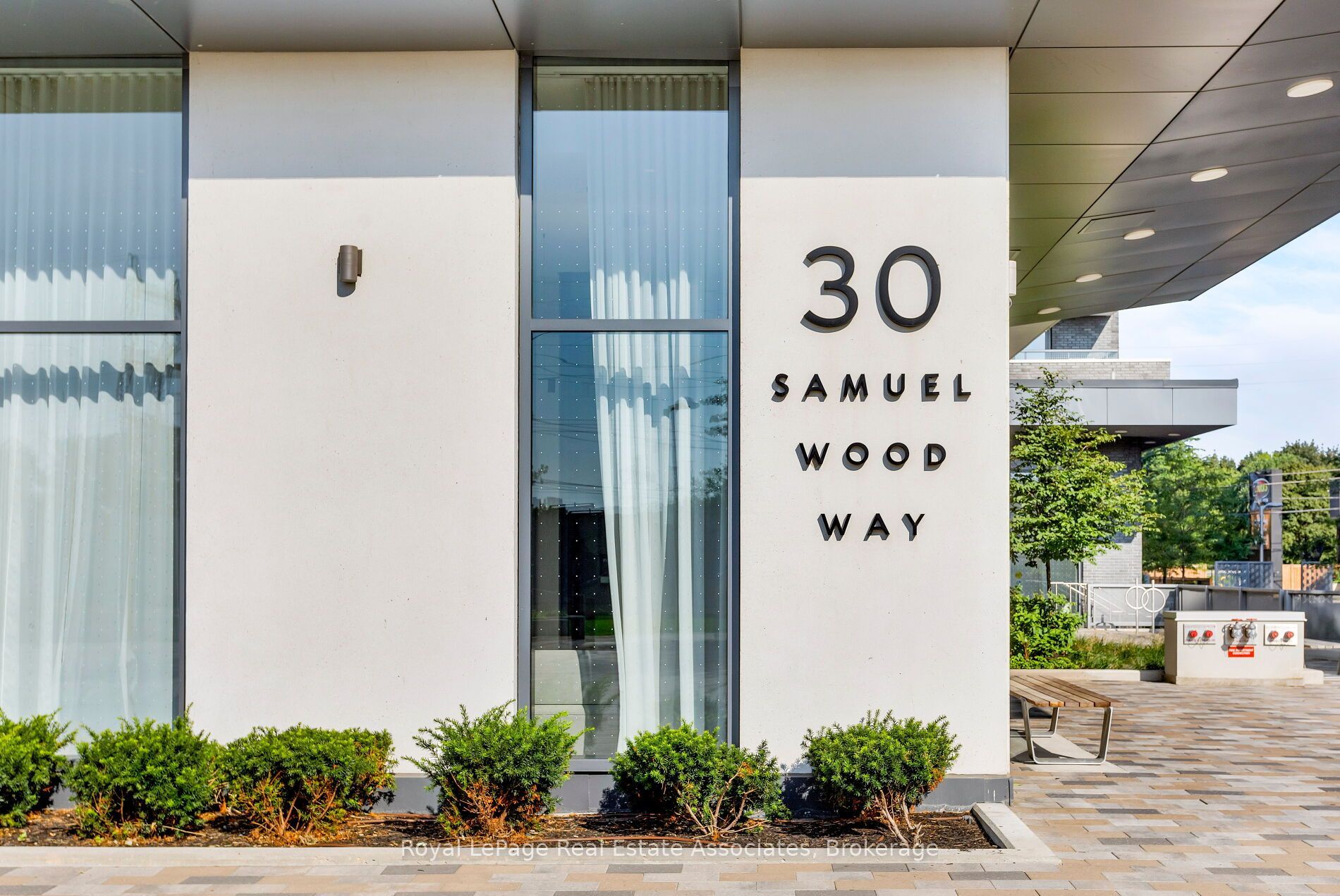 30 Samuel Wood Way 602, Toronto, ON M9B 0C9 photo 3