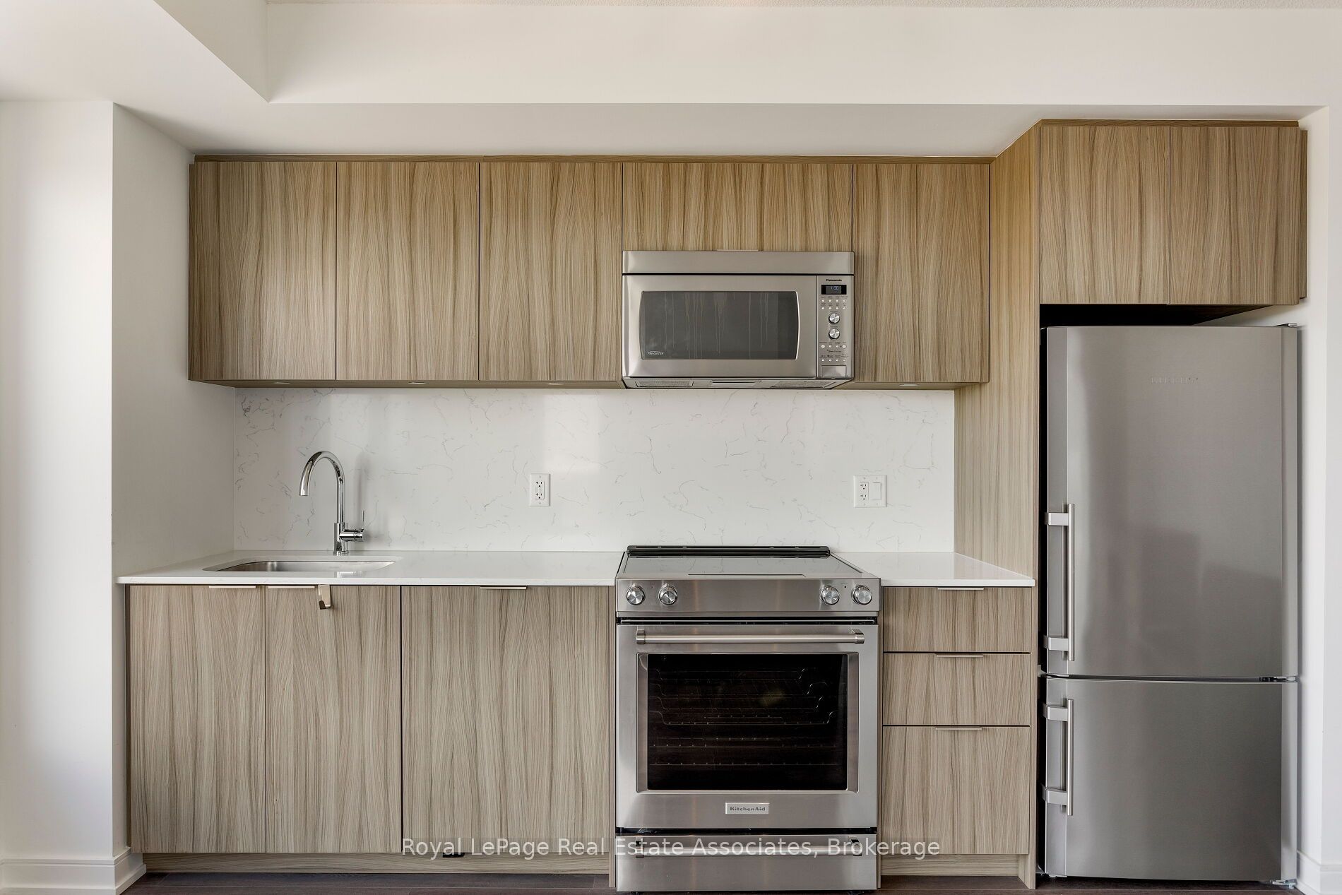 30 Samuel Wood Way 602, Toronto, ON M9B 0C9 photo 5