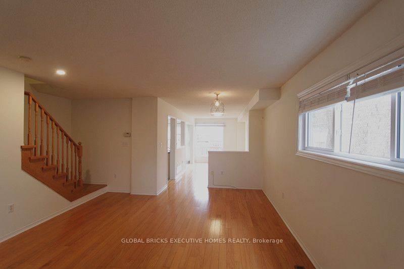 3384 Snowball Road, Mississauga, ON L5N 7M6 photo 4