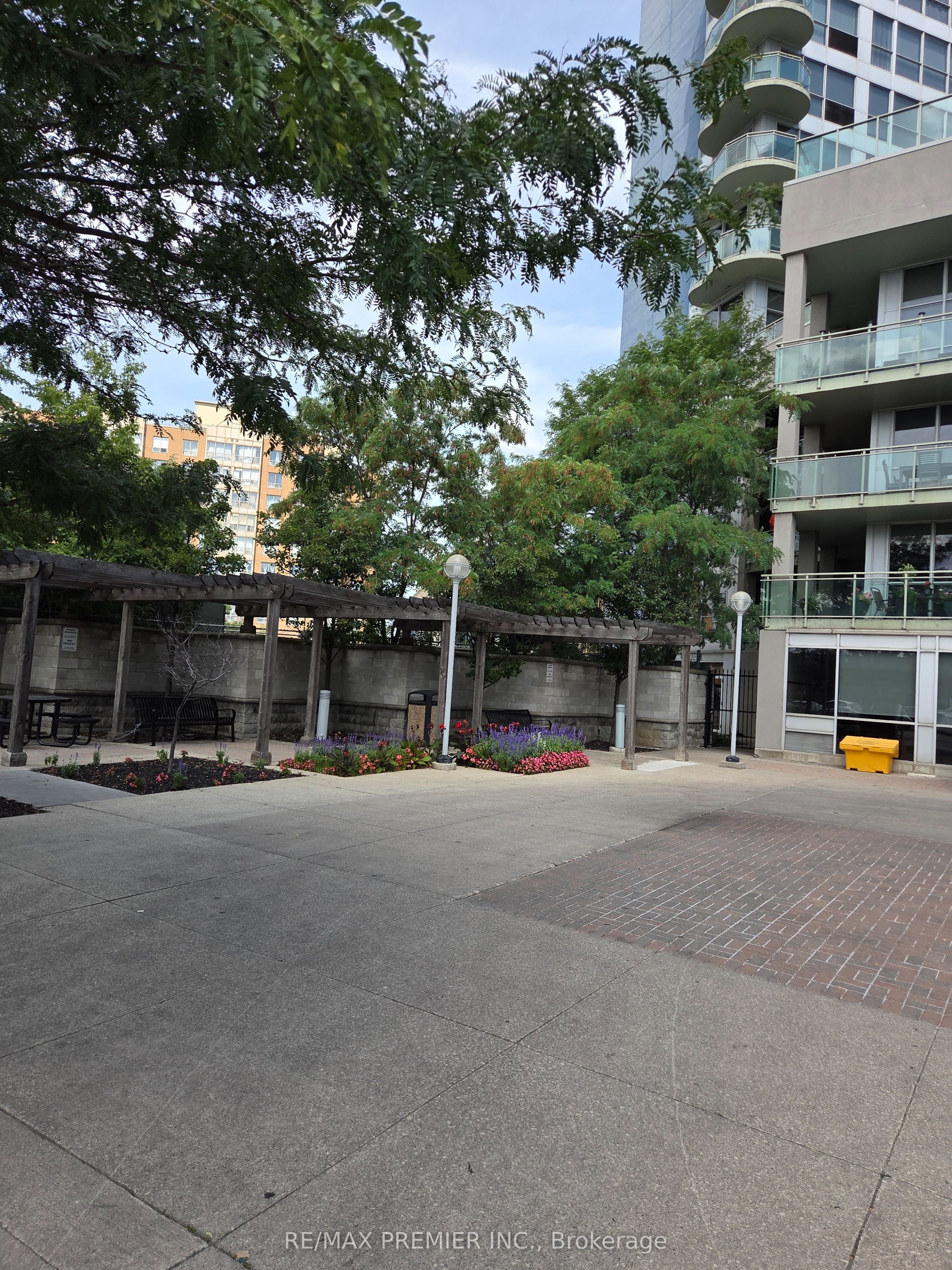 1600 Keele Street 819, Toronto, ON M6N 5J1 photo 3