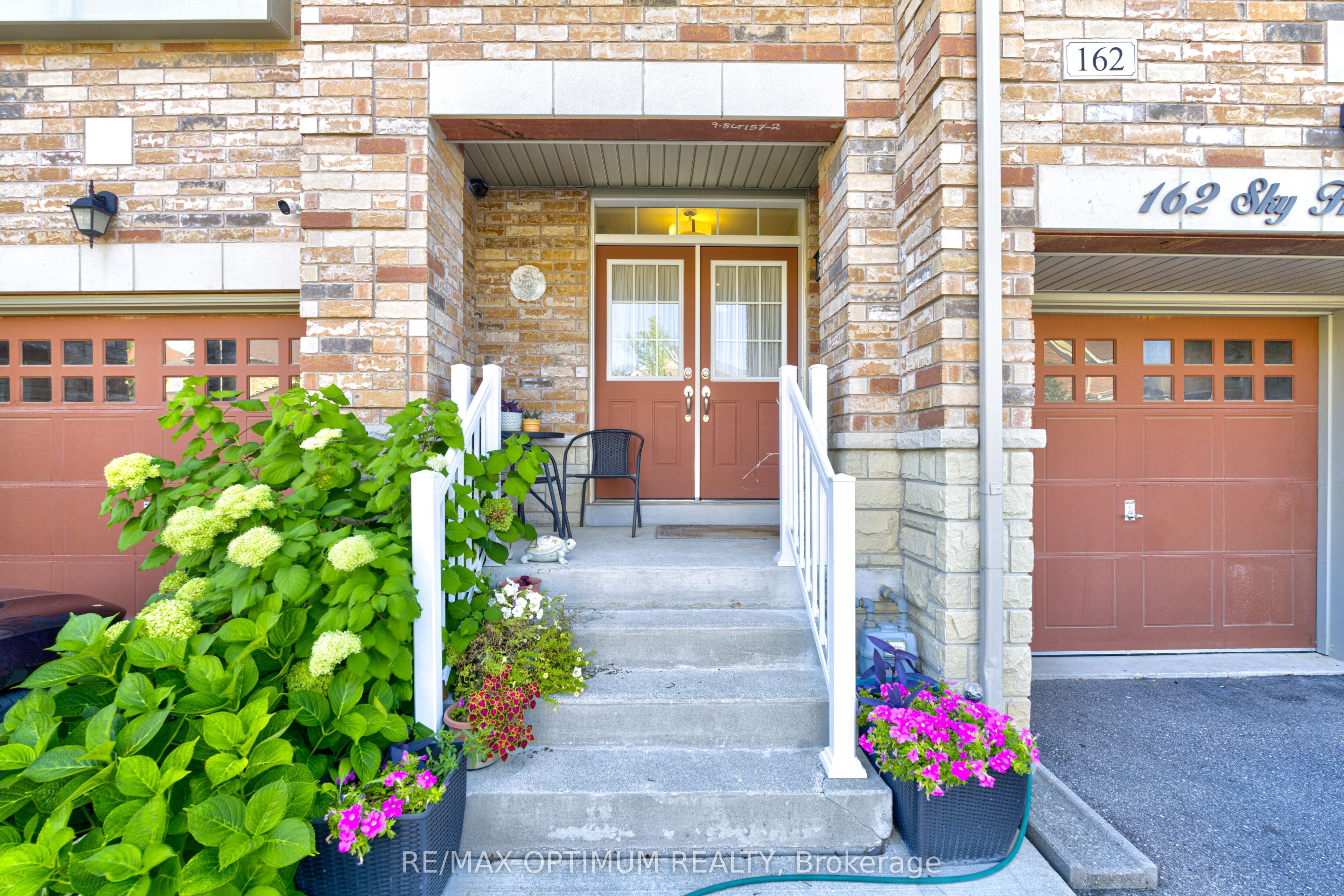 162 Sky Harbour Drive, Brampton, ON L6Y 0C1 photo 2