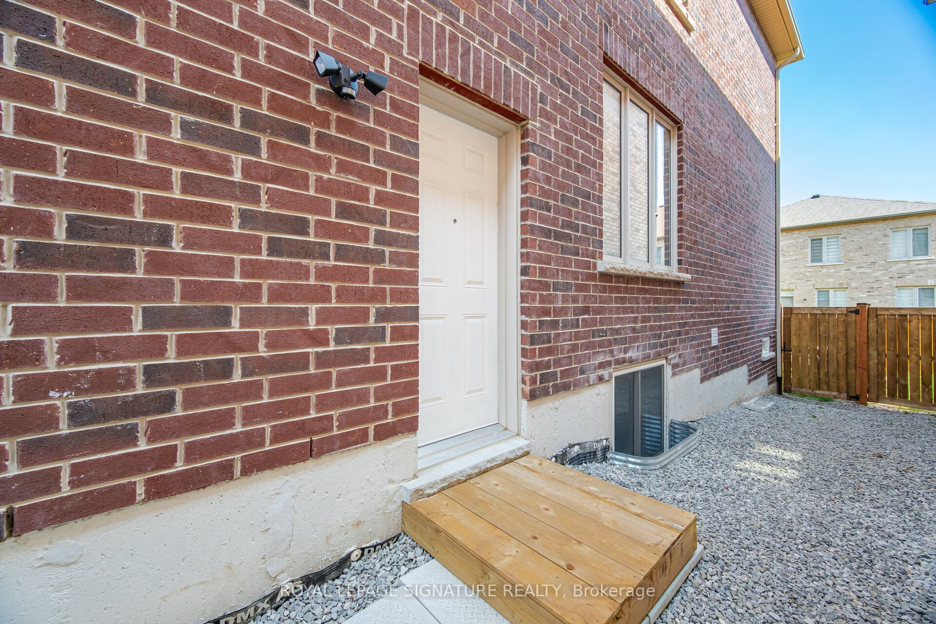 48 Eastman Drive 2, Brampton, ON L6X 5S5 photo 4
