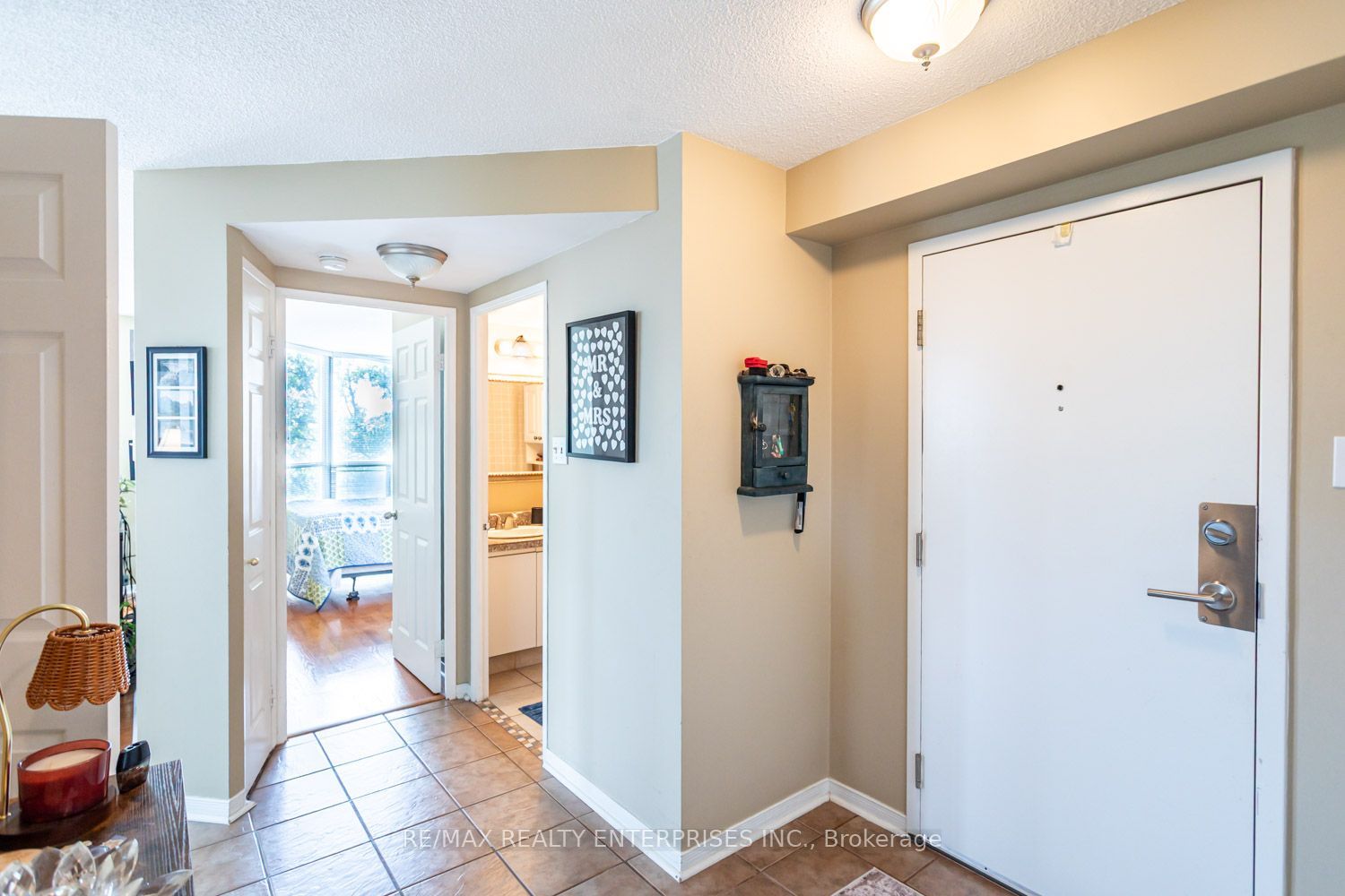 1111 Bough Beeches Boulevard 501, Mississauga, ON L4W 4N1 photo 4