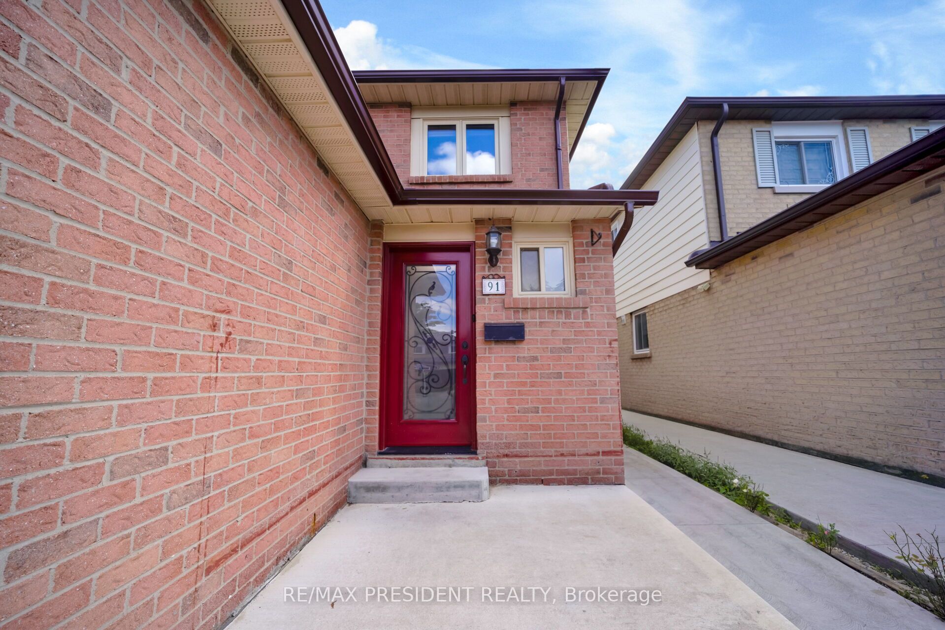 91 Martindale Crescent, Brampton, ON L6X 2T8 photo 4