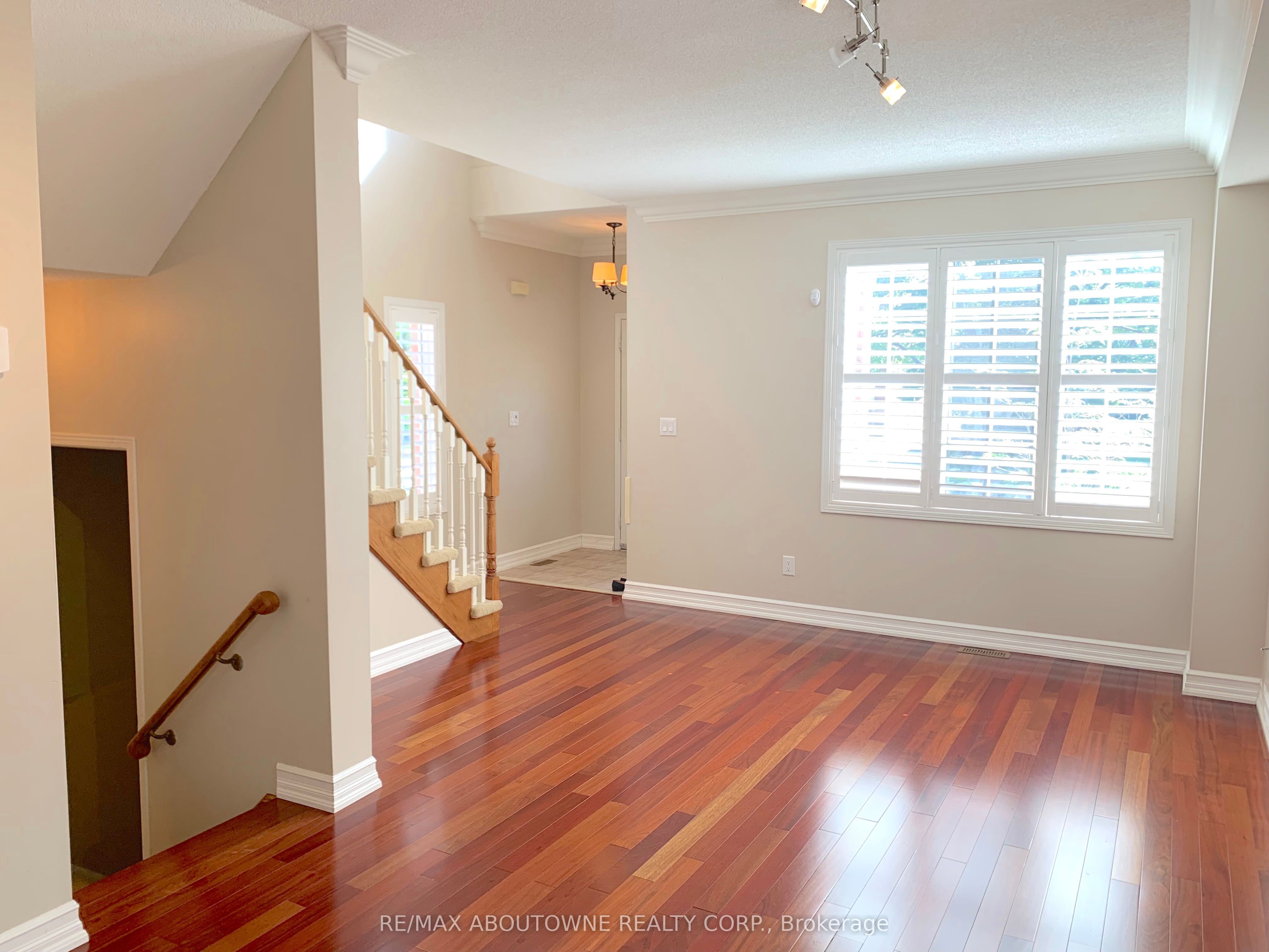 469 Ambleside Drive, Oakville, ON L6H 6N7 photo 3