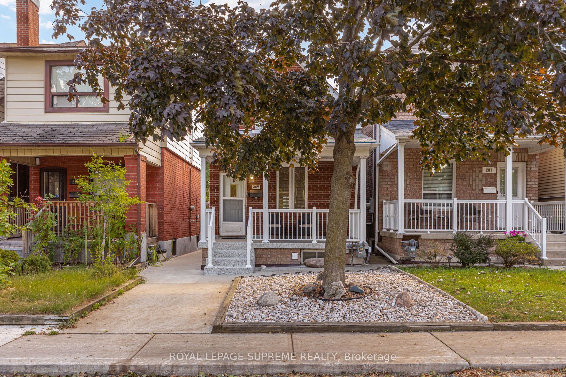 209 Boon Avenue, Toronto, ON M6E 3Z7 photo 2