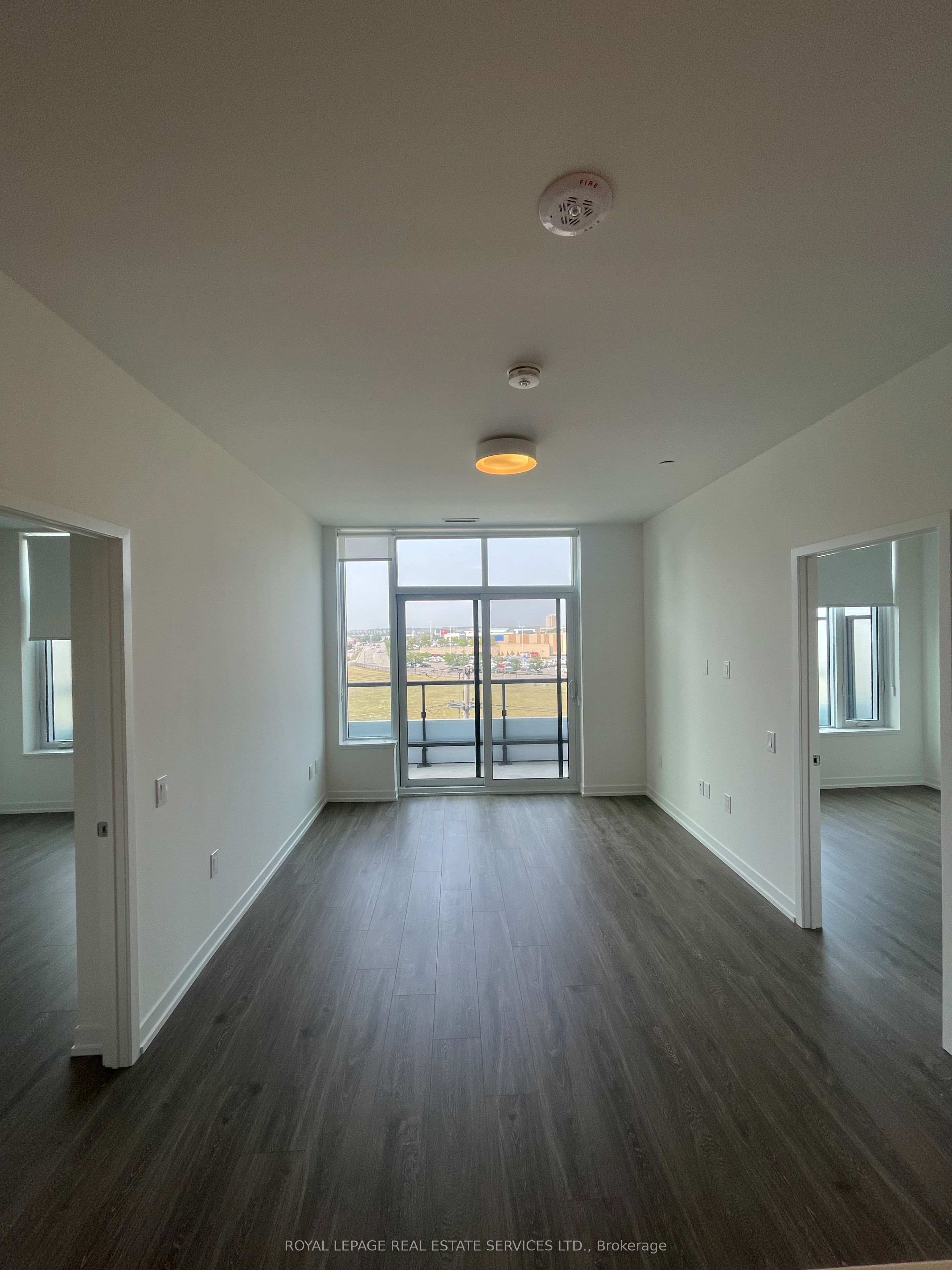 2485 Eglinton Avenue W 724, Mississauga, ON L5M 2T1 photo 3