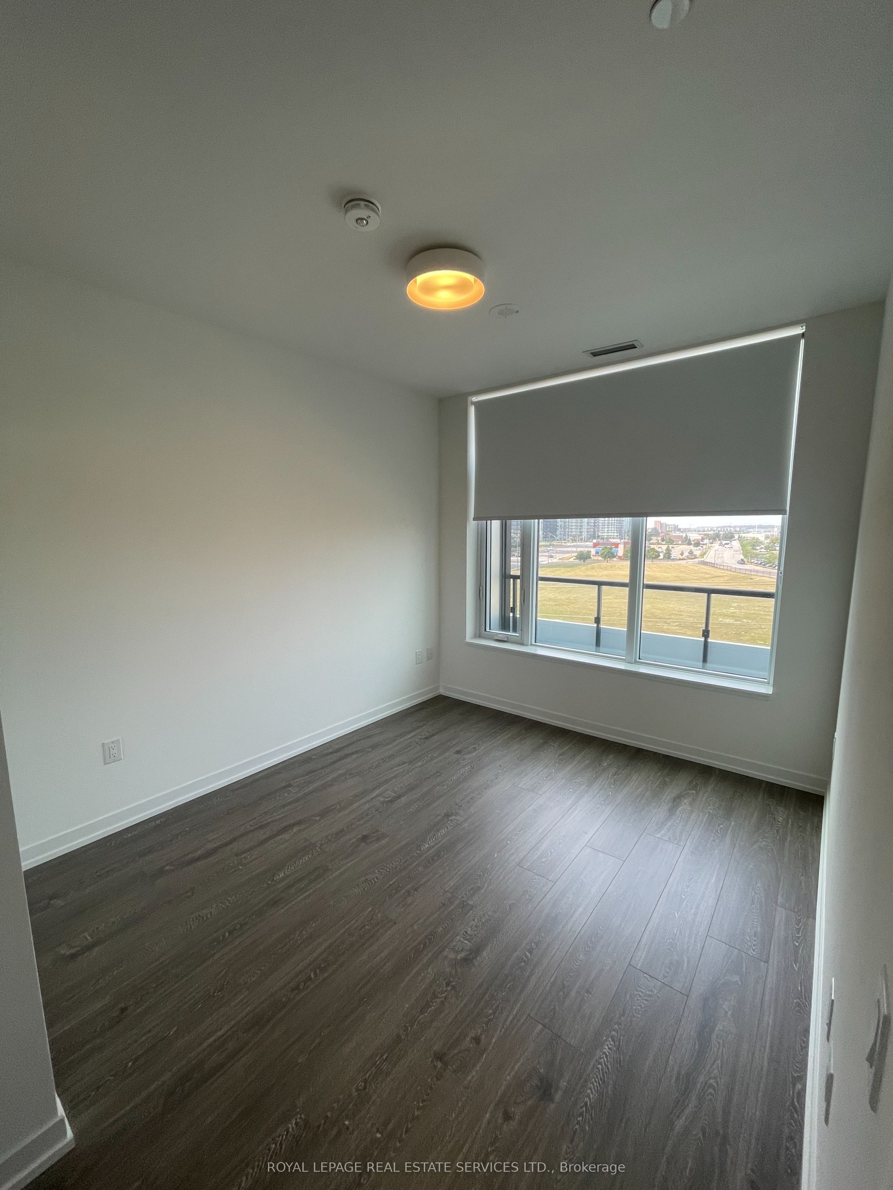 2485 Eglinton Avenue W 724, Mississauga, ON L5M 2T1 photo 4